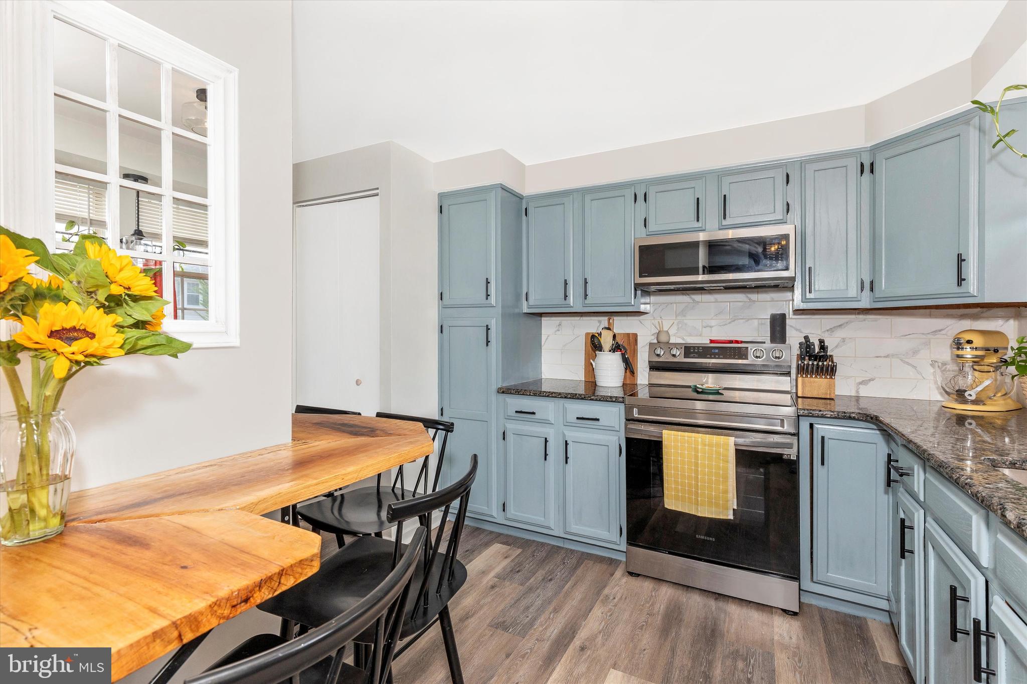 ROLLING MEADOWS - Residential