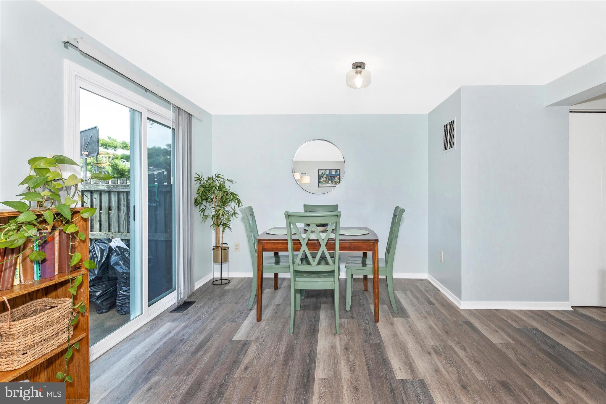 ROLLING MEADOWS - Residential