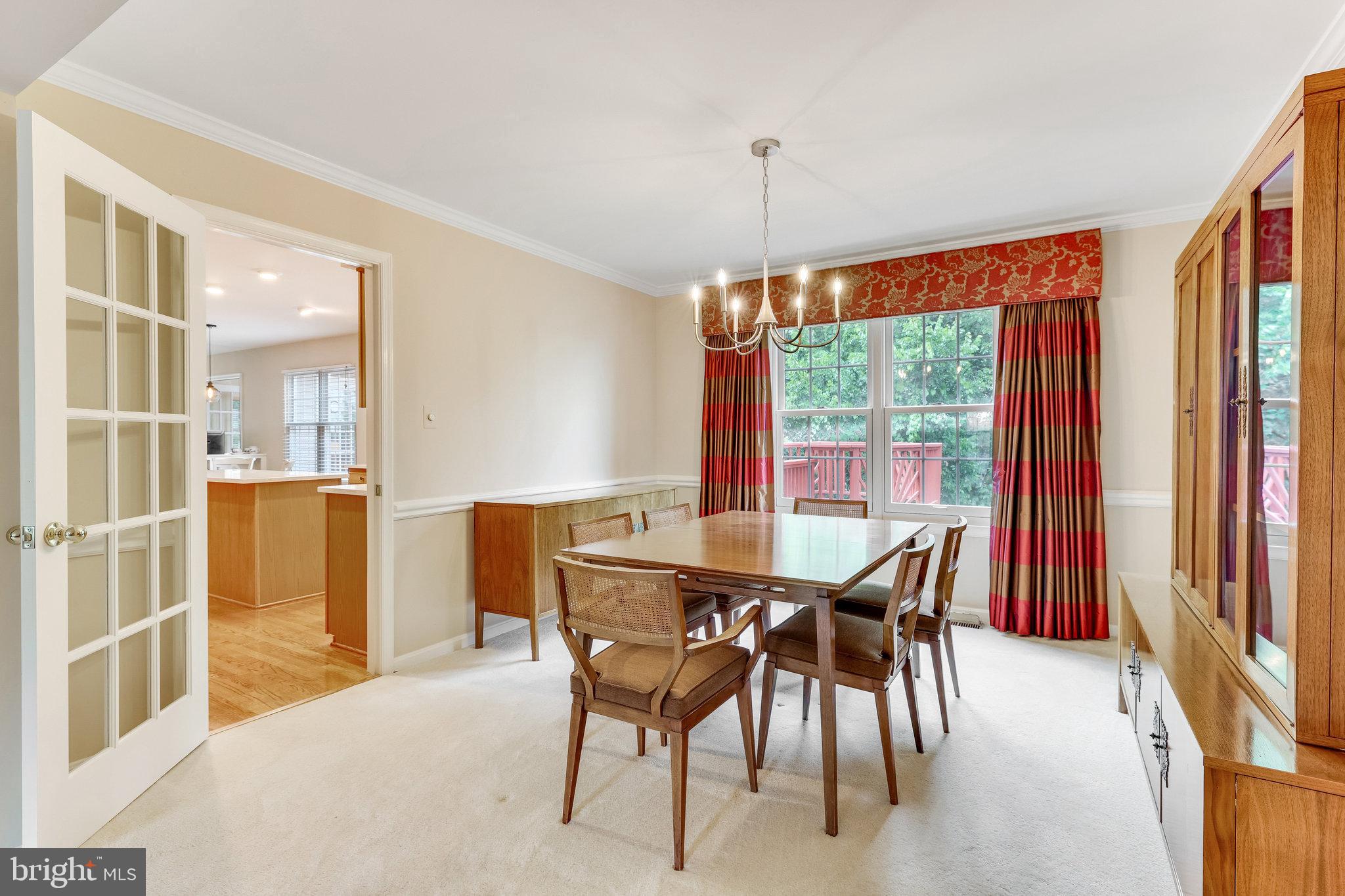 MIRROR RIDGE - Residential