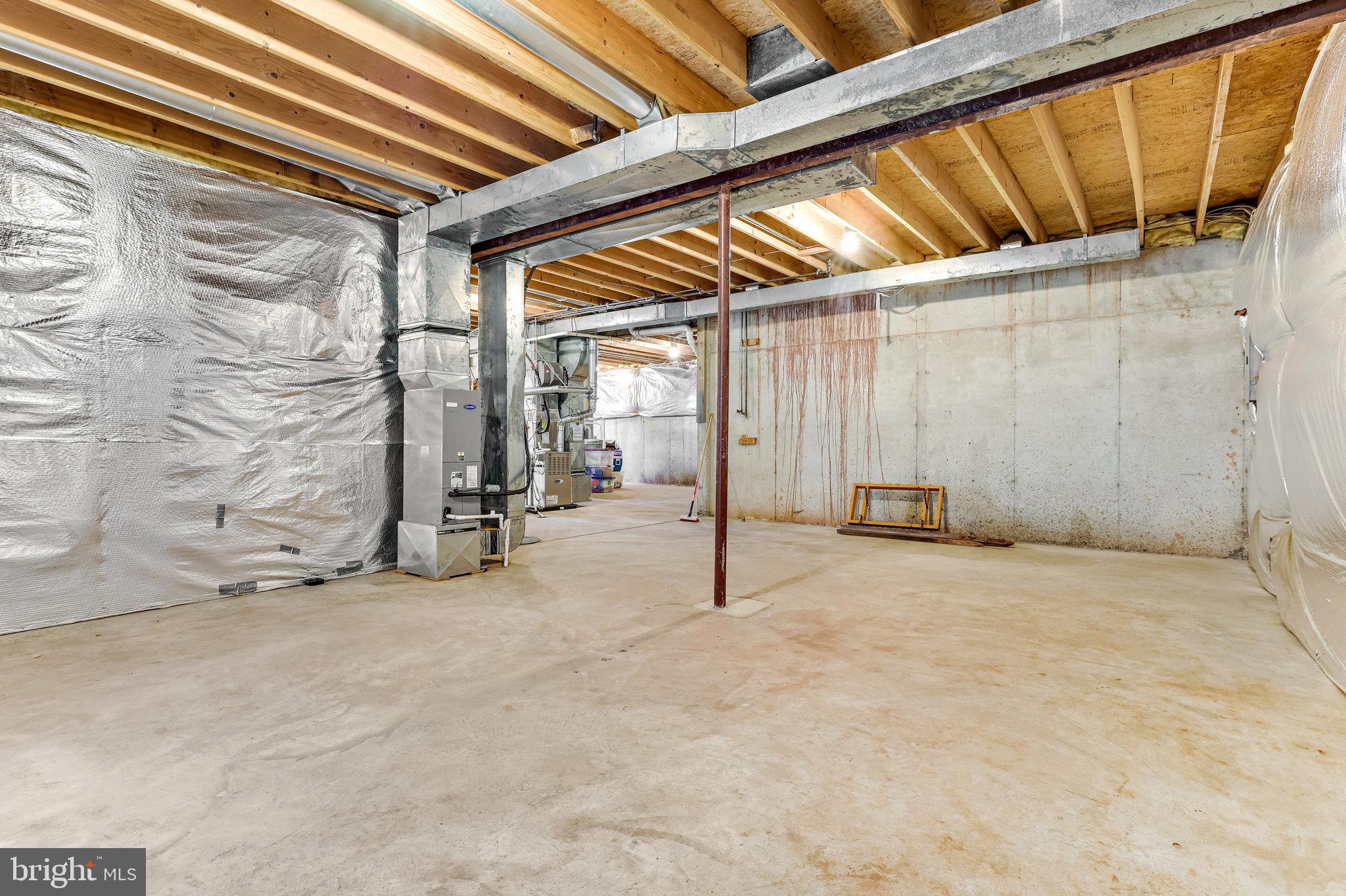 MIRROR RIDGE - Residential