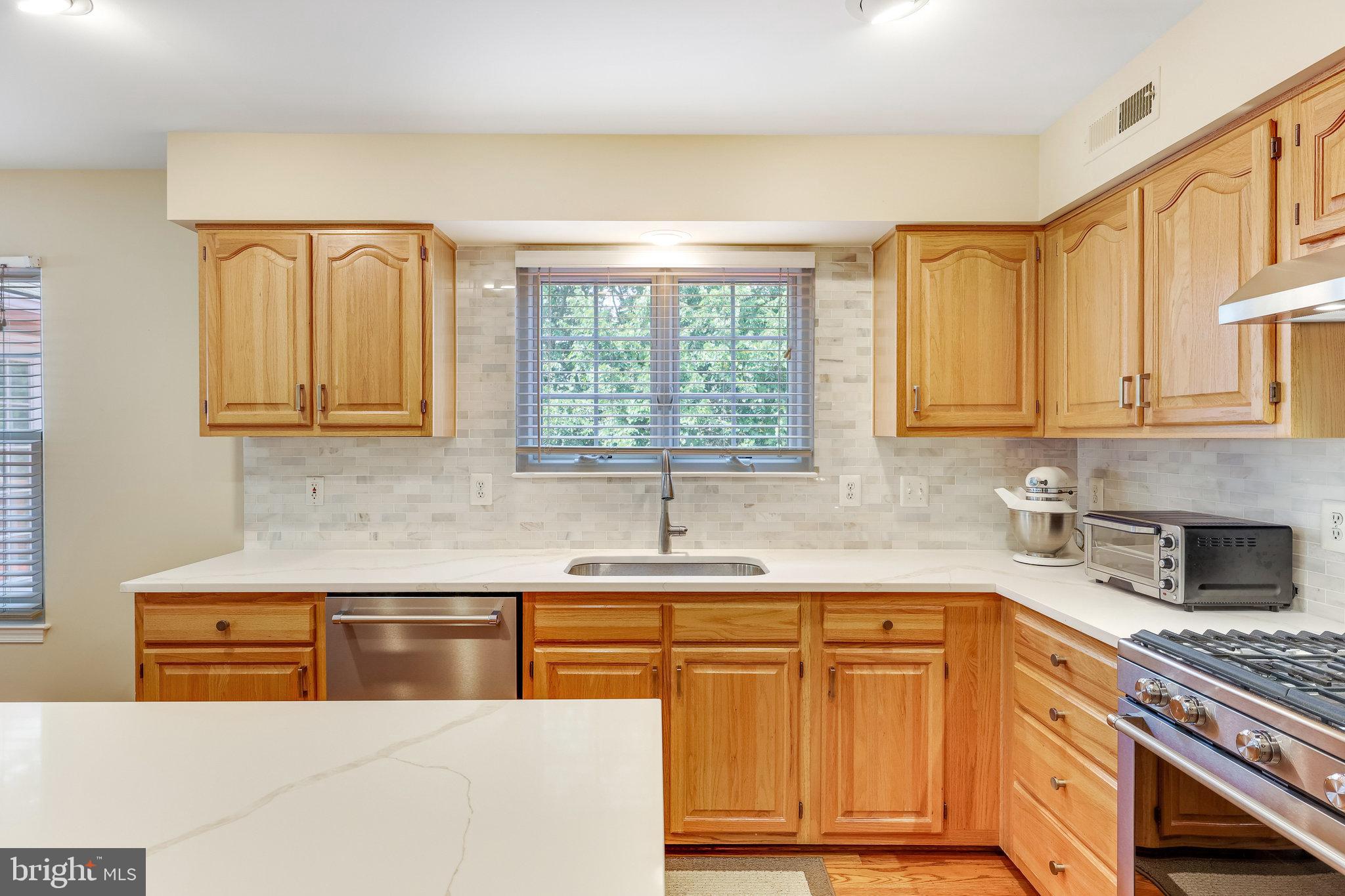 MIRROR RIDGE - Residential