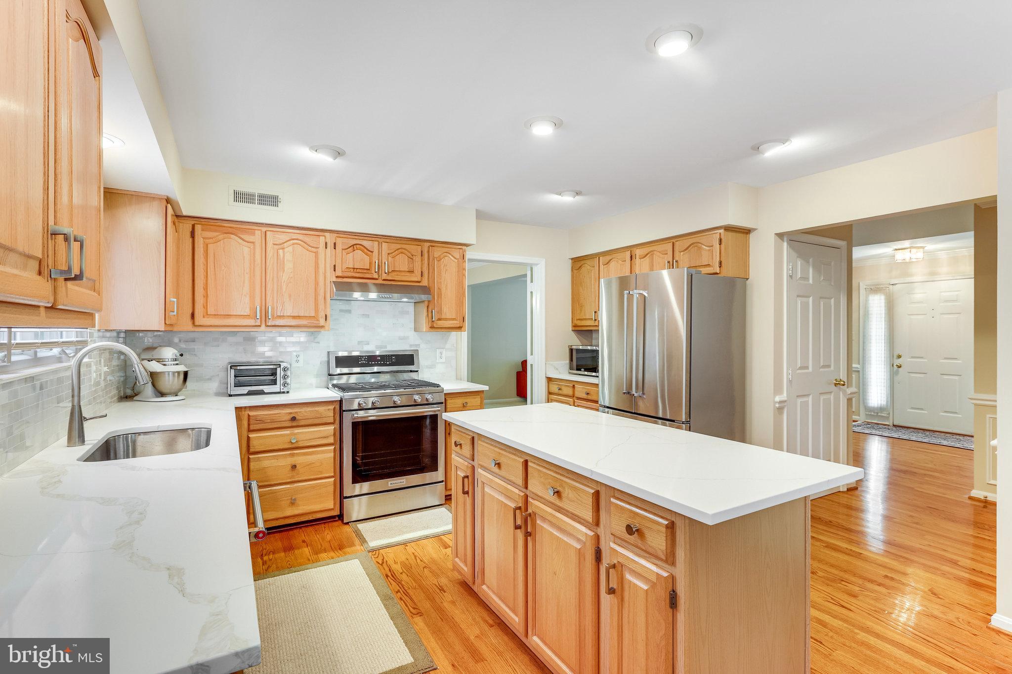 MIRROR RIDGE - Residential