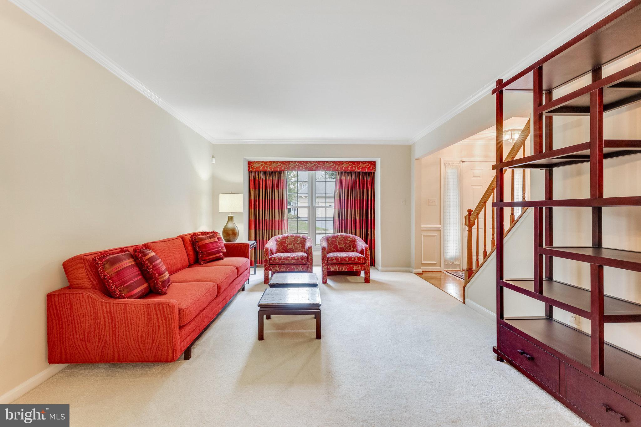 MIRROR RIDGE - Residential