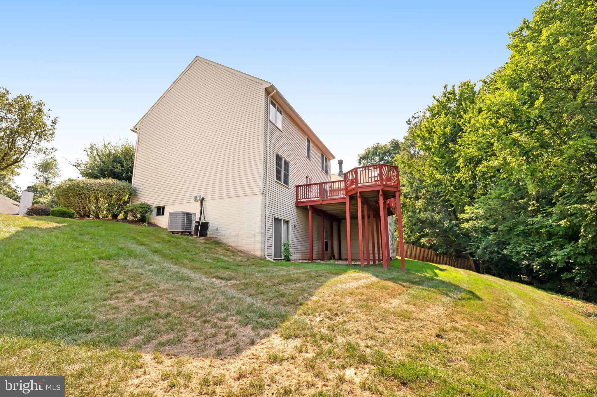 MIRROR RIDGE - Residential