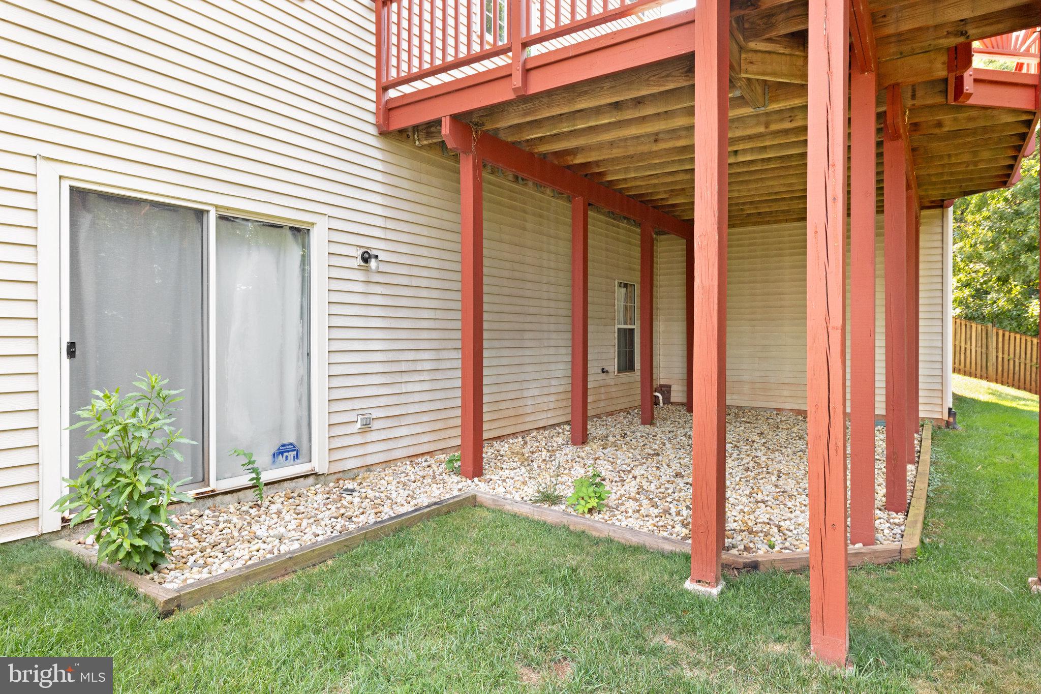 MIRROR RIDGE - Residential