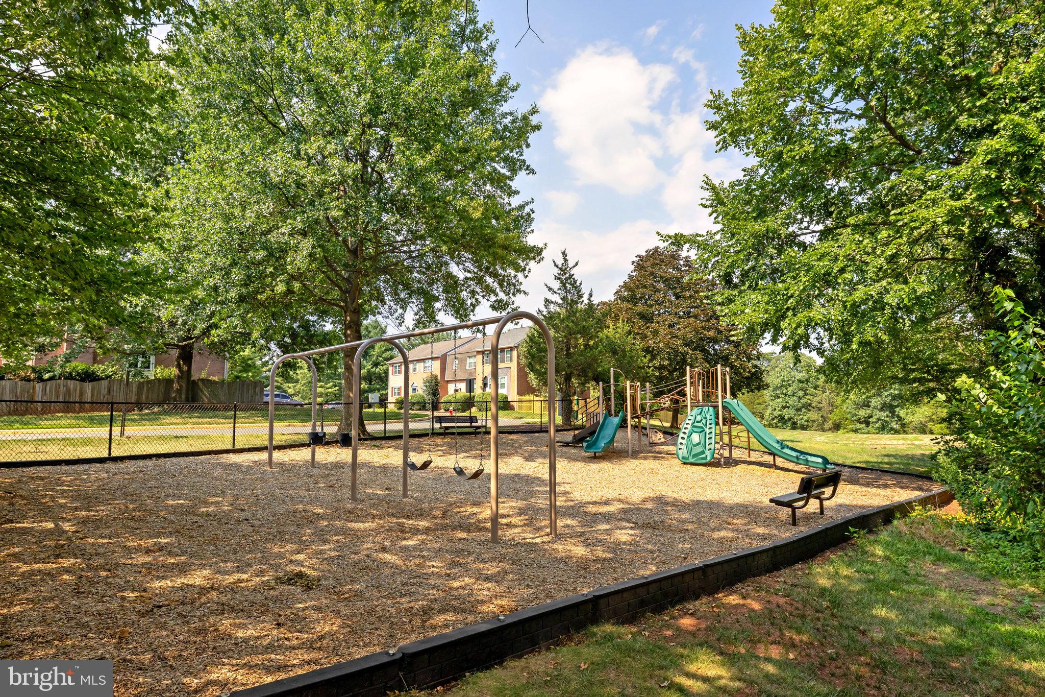 MIRROR RIDGE - Residential