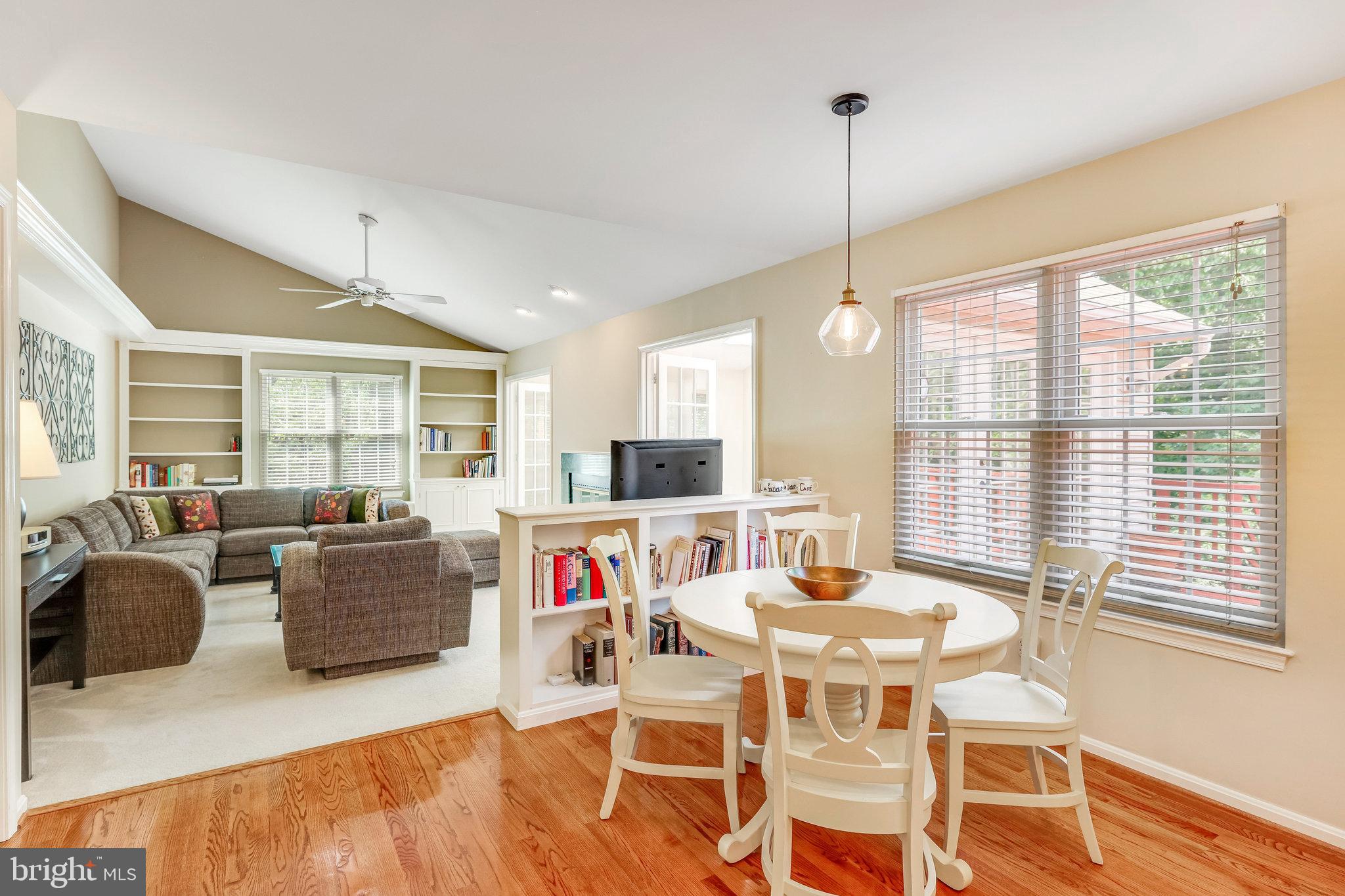 MIRROR RIDGE - Residential