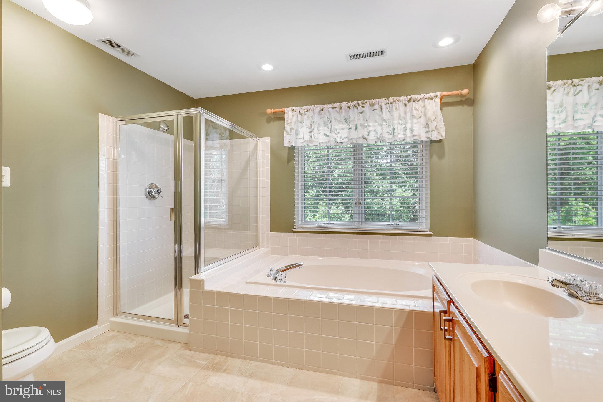 MIRROR RIDGE - Residential