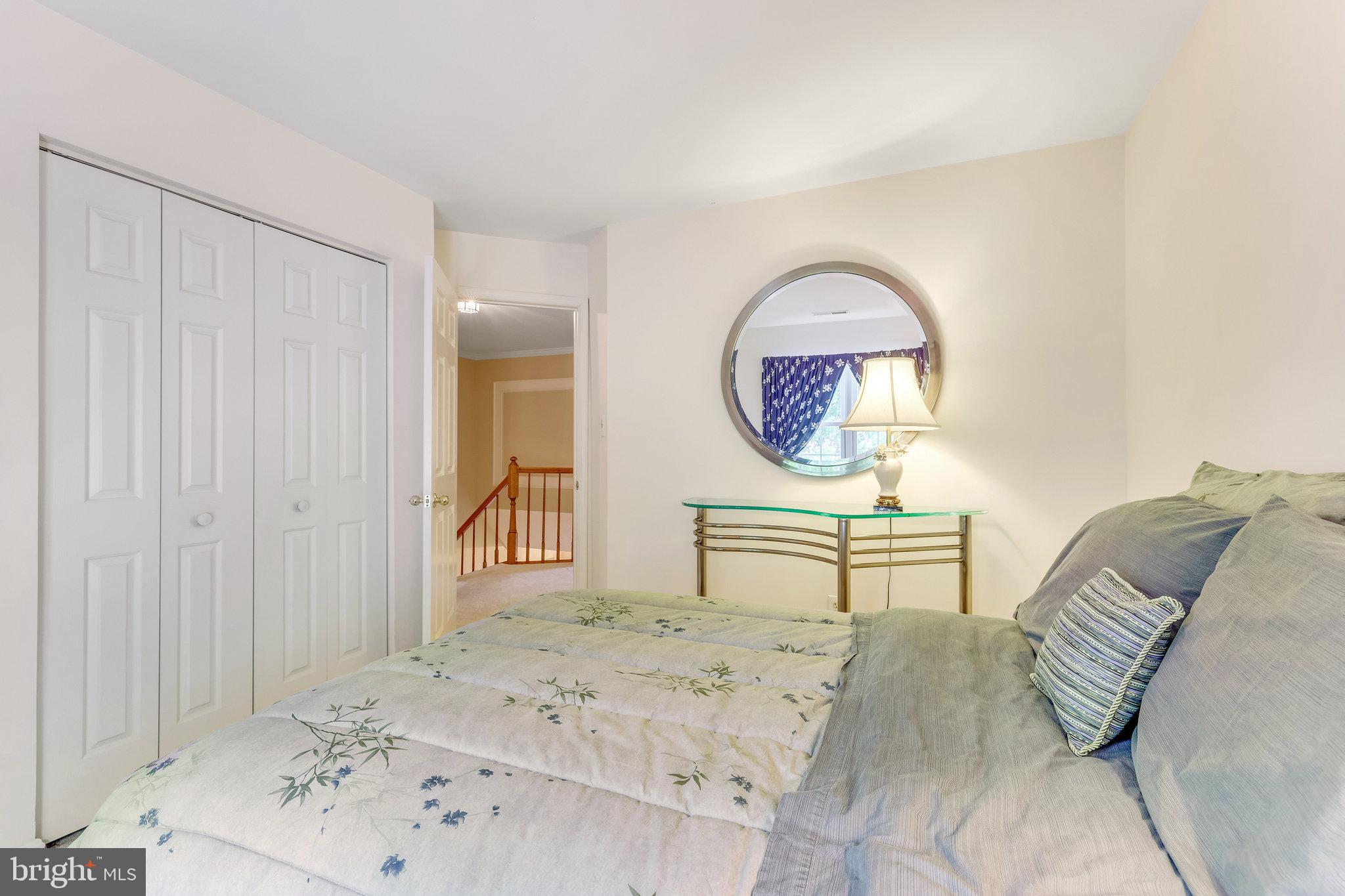 MIRROR RIDGE - Residential