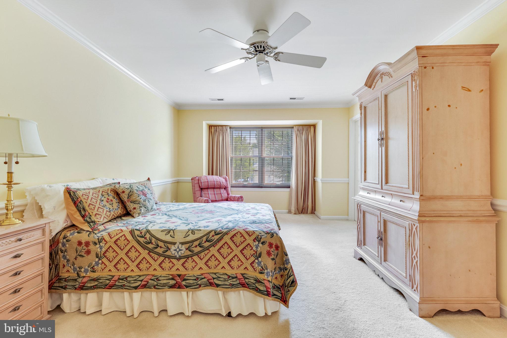 MIRROR RIDGE - Residential