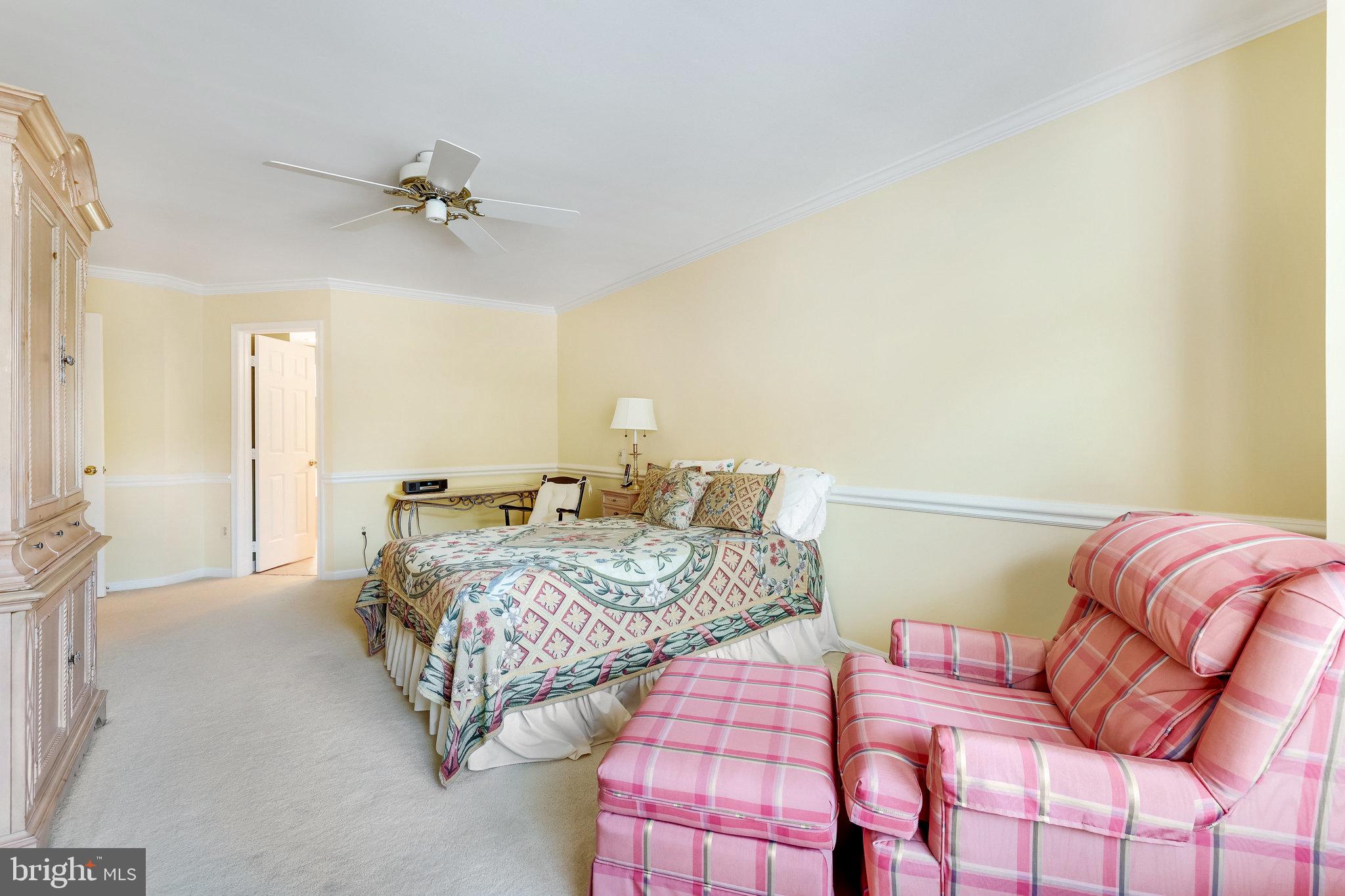 MIRROR RIDGE - Residential