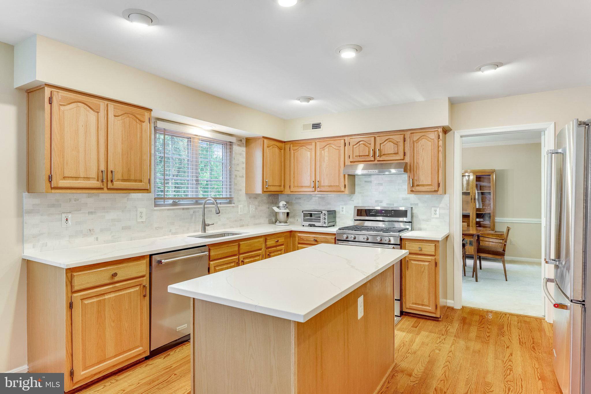 MIRROR RIDGE - Residential