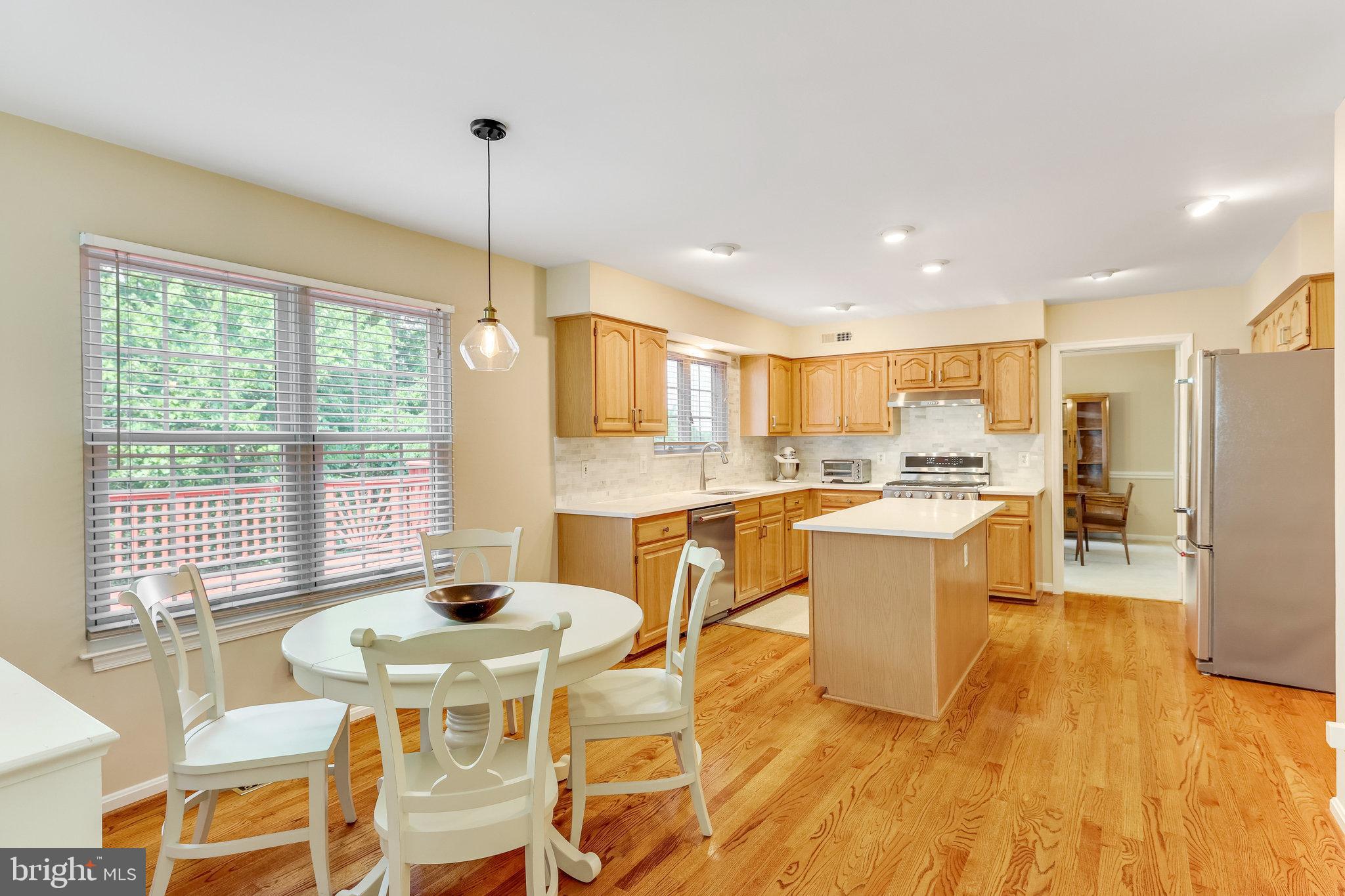 MIRROR RIDGE - Residential