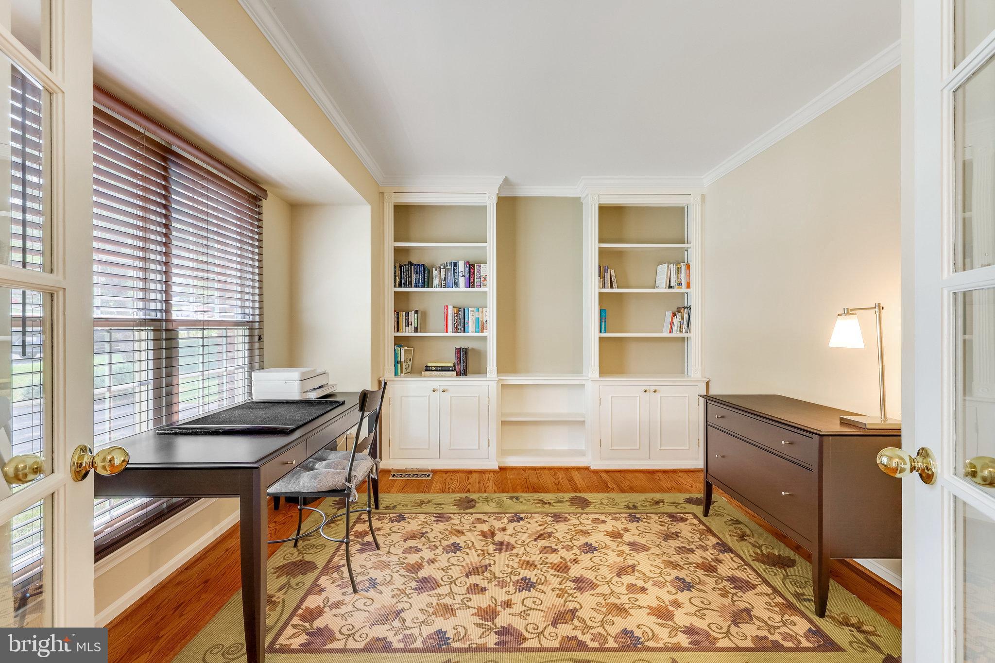 MIRROR RIDGE - Residential