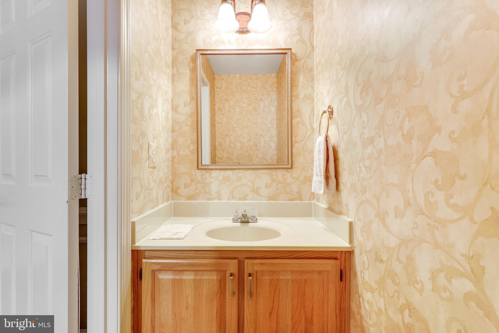 MIRROR RIDGE - Residential