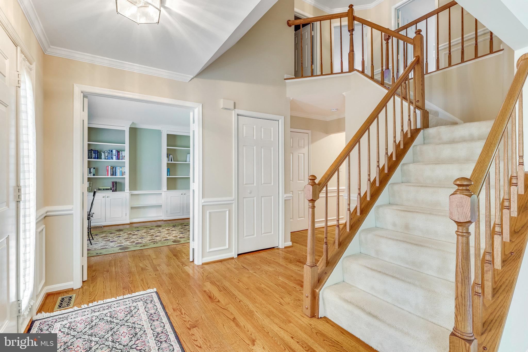 MIRROR RIDGE - Residential