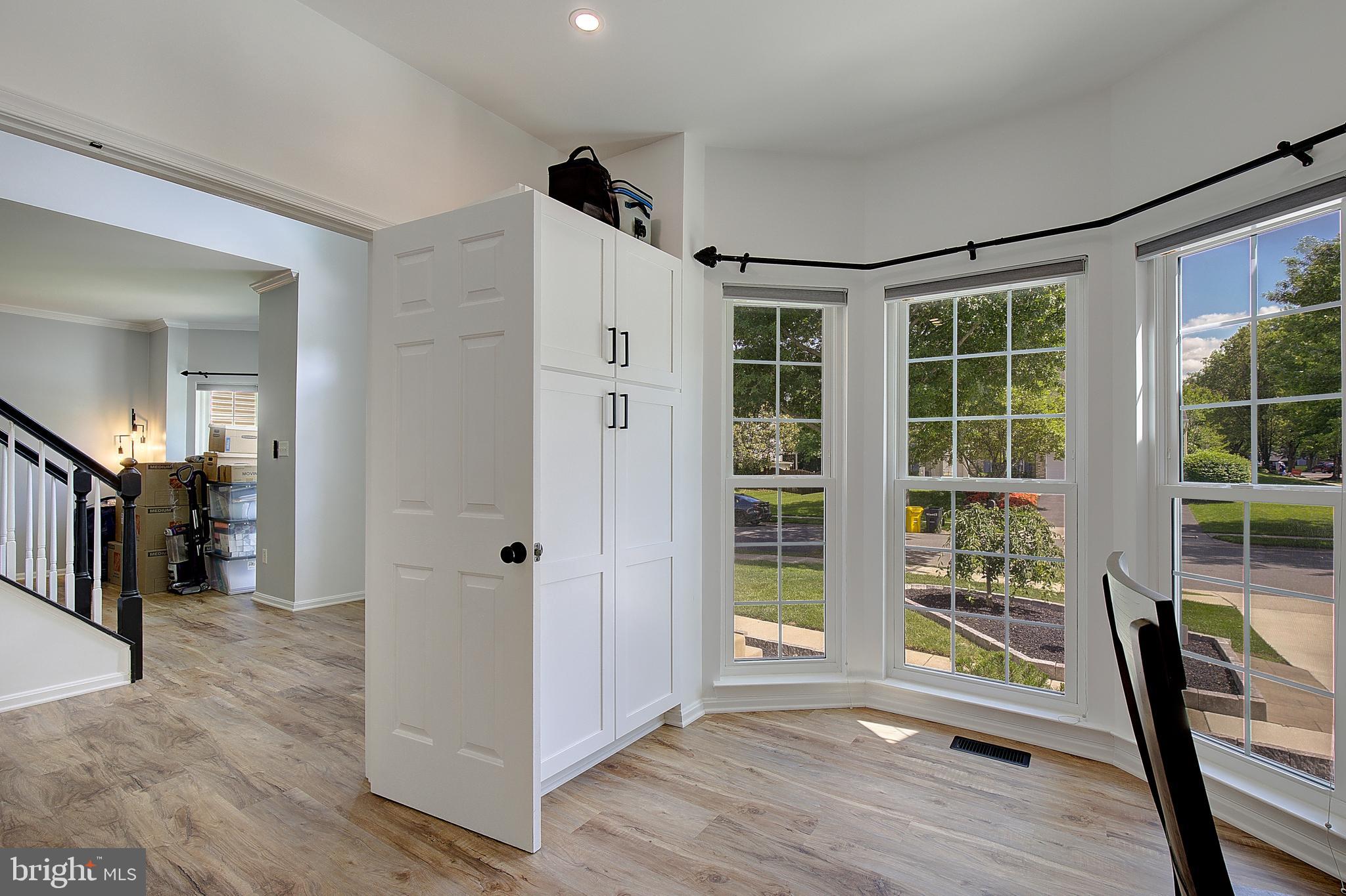 2424 VALLEY BROOK LANE