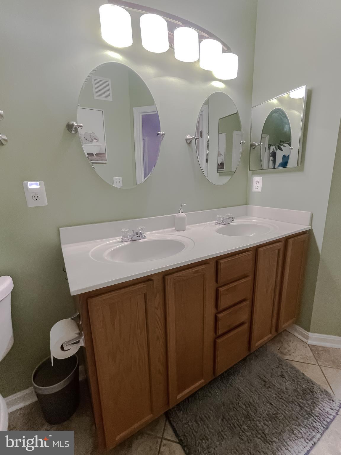 SOLOMONS LANDING - Residential