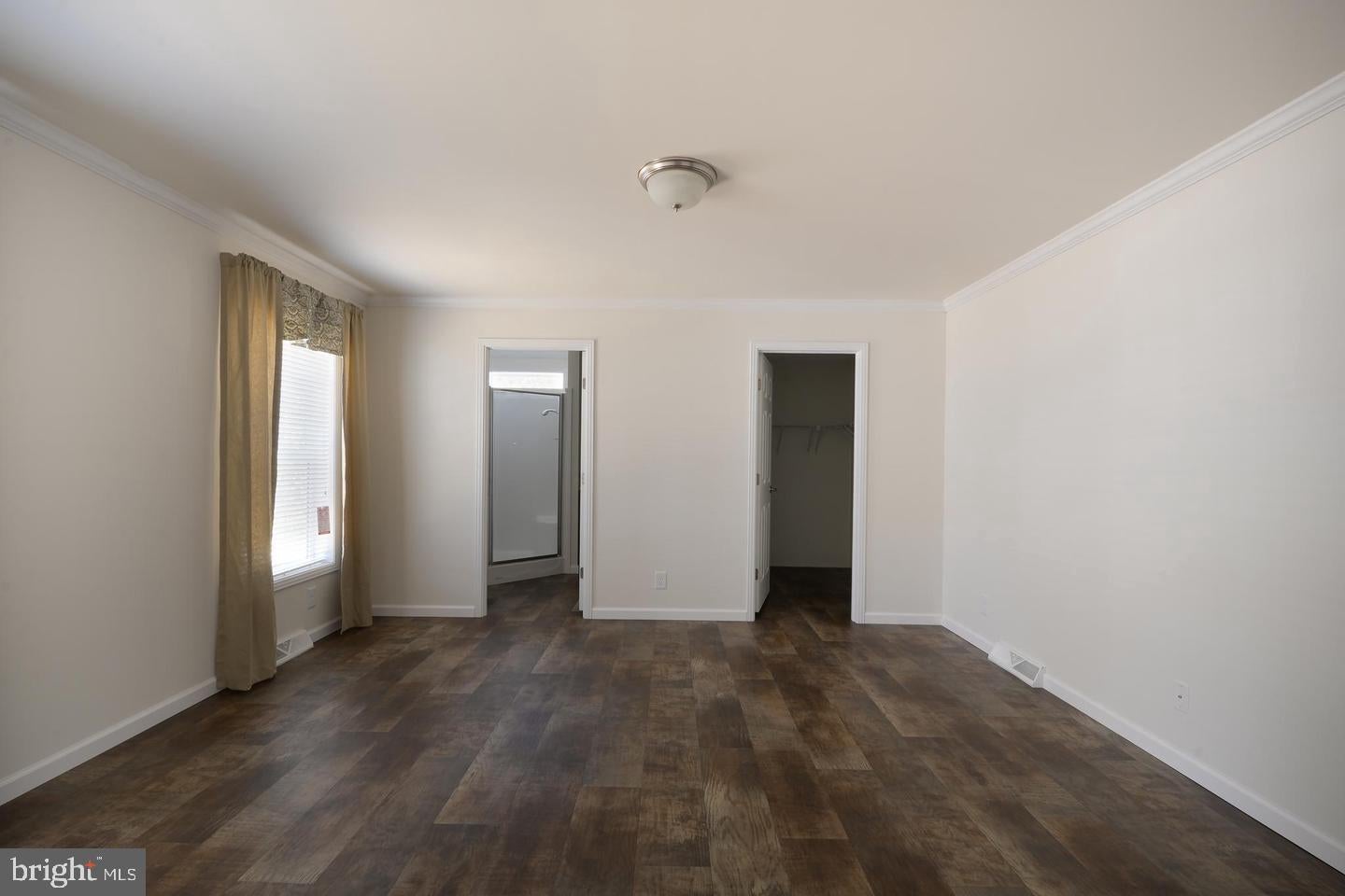 5 EDGEWATER DRIVE