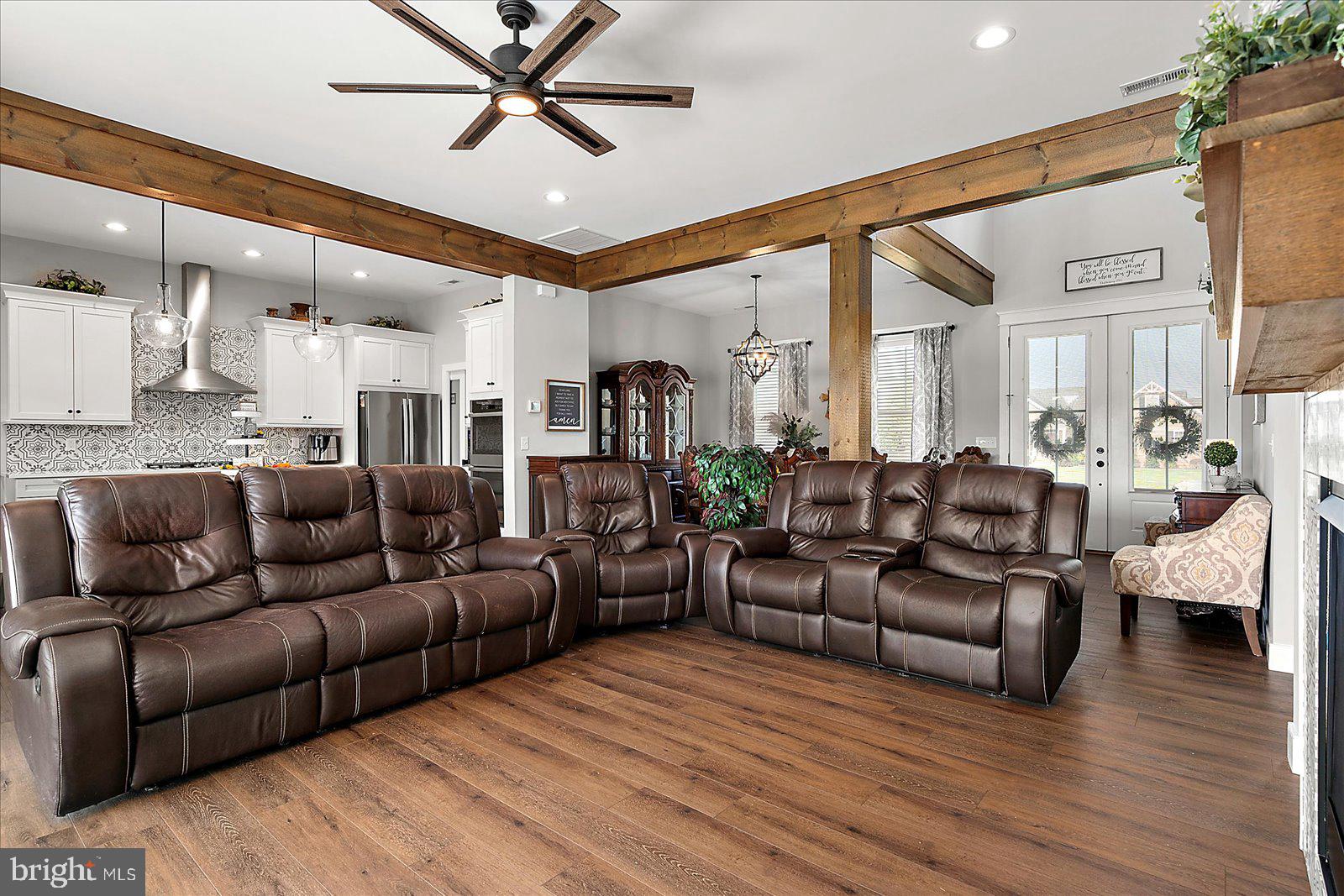 KINGSTON RIDGE - Residential