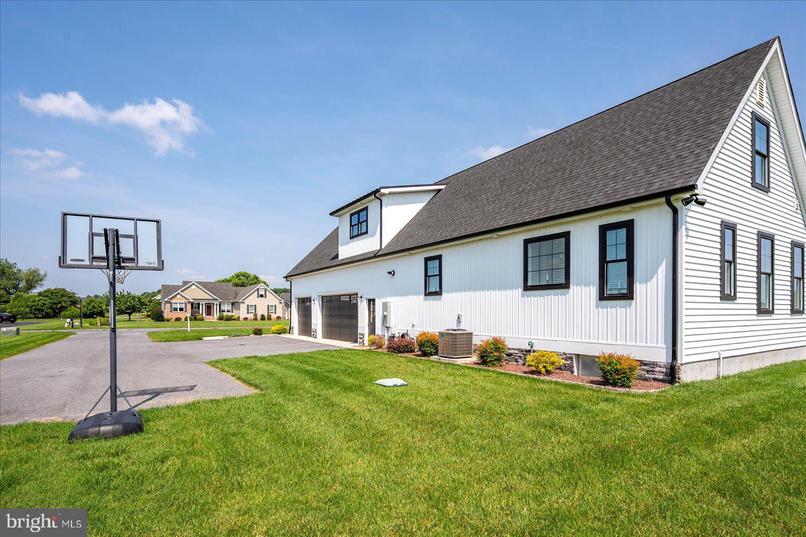 KINGSTON RIDGE - Residential