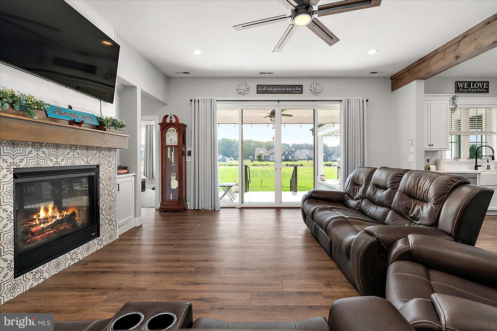 KINGSTON RIDGE - Residential