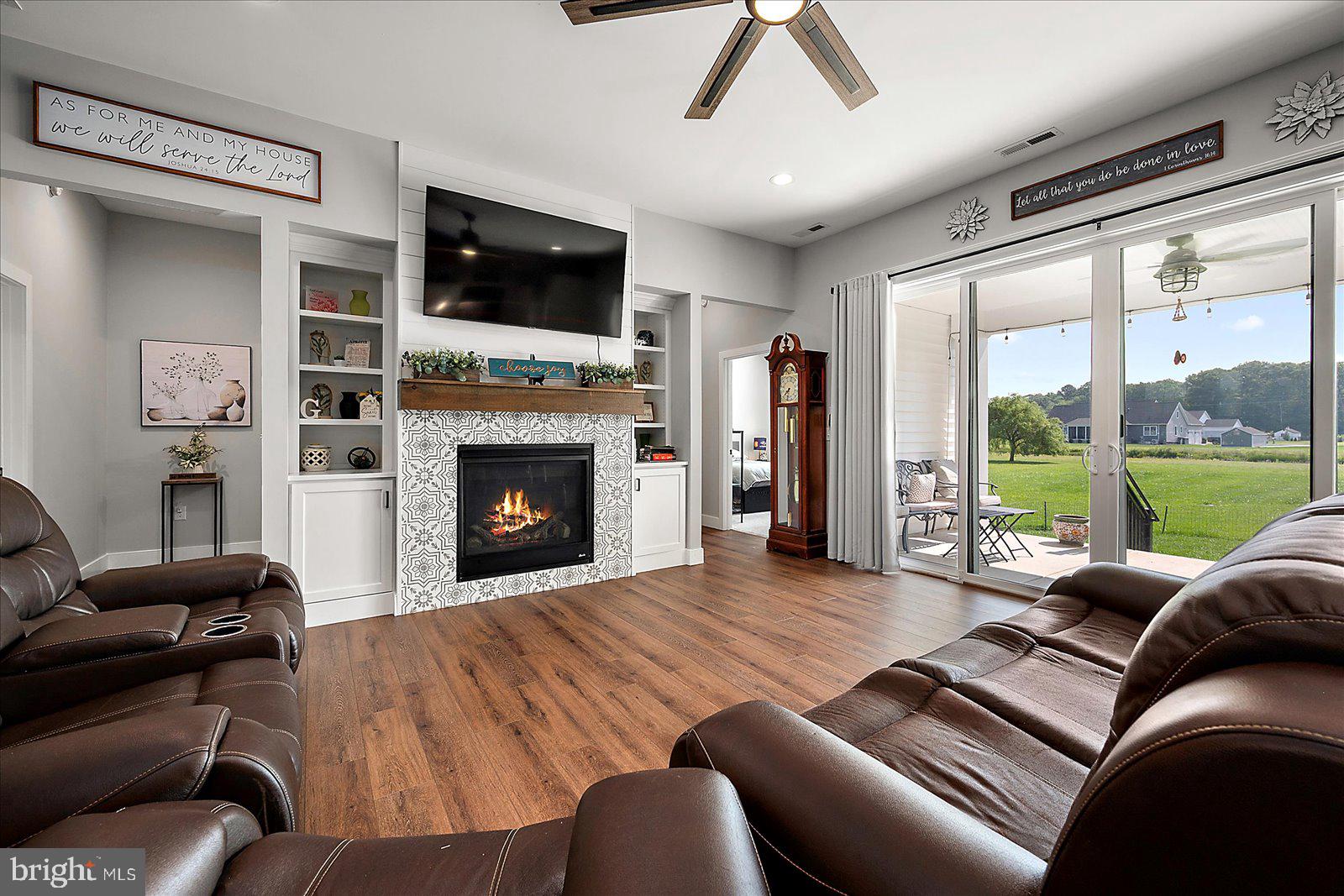 KINGSTON RIDGE - Residential