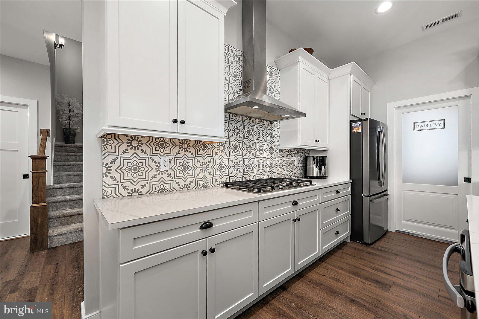 KINGSTON RIDGE - Residential