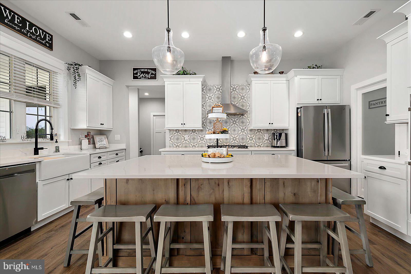 KINGSTON RIDGE - Residential