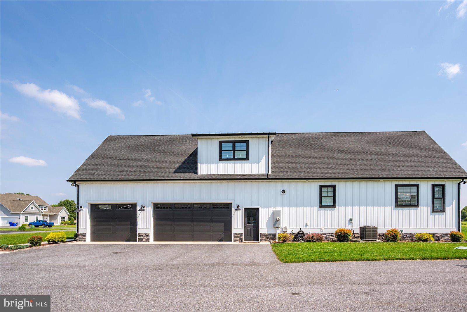 KINGSTON RIDGE - Residential