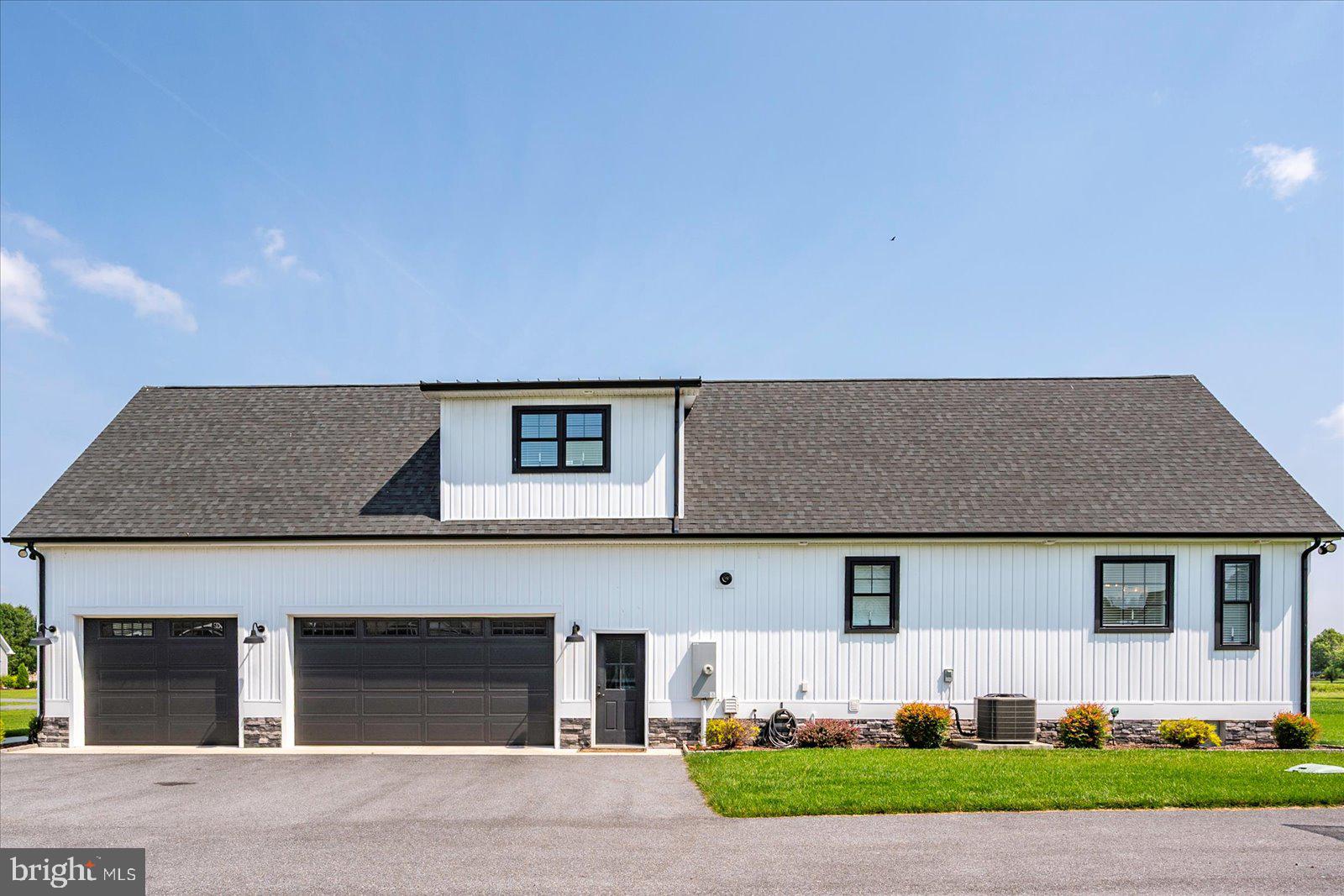 KINGSTON RIDGE - Residential