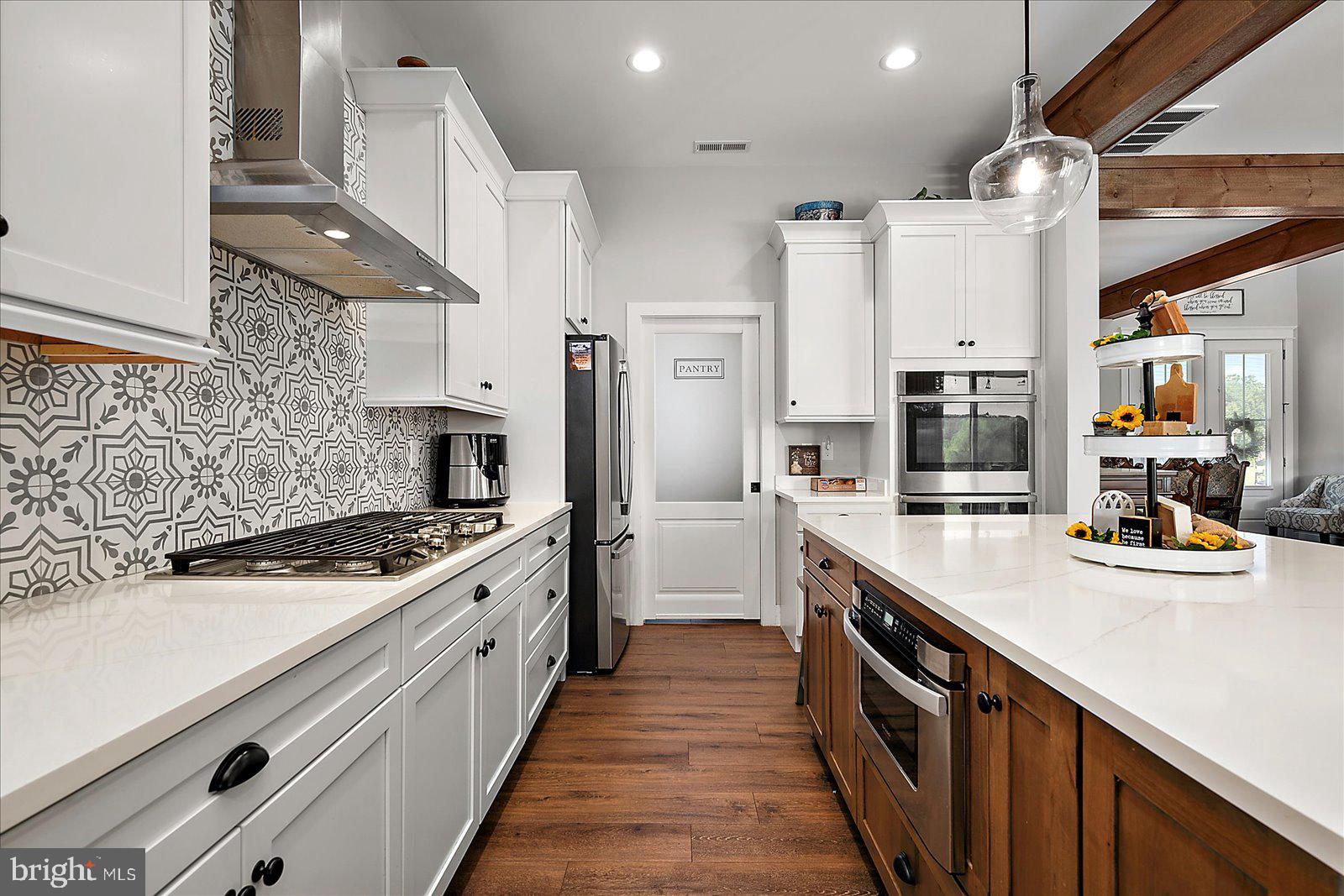 KINGSTON RIDGE - Residential