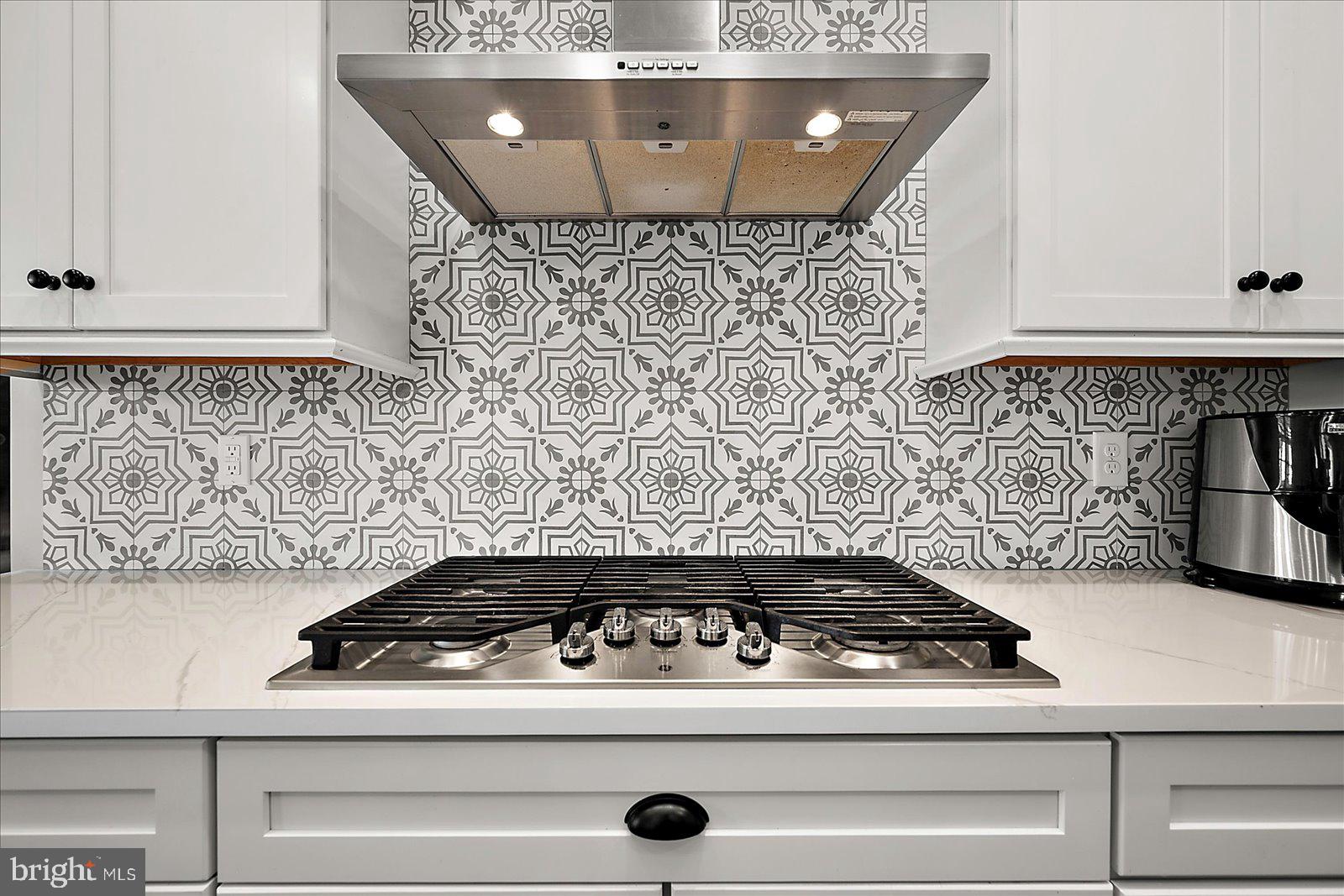 KINGSTON RIDGE - Residential