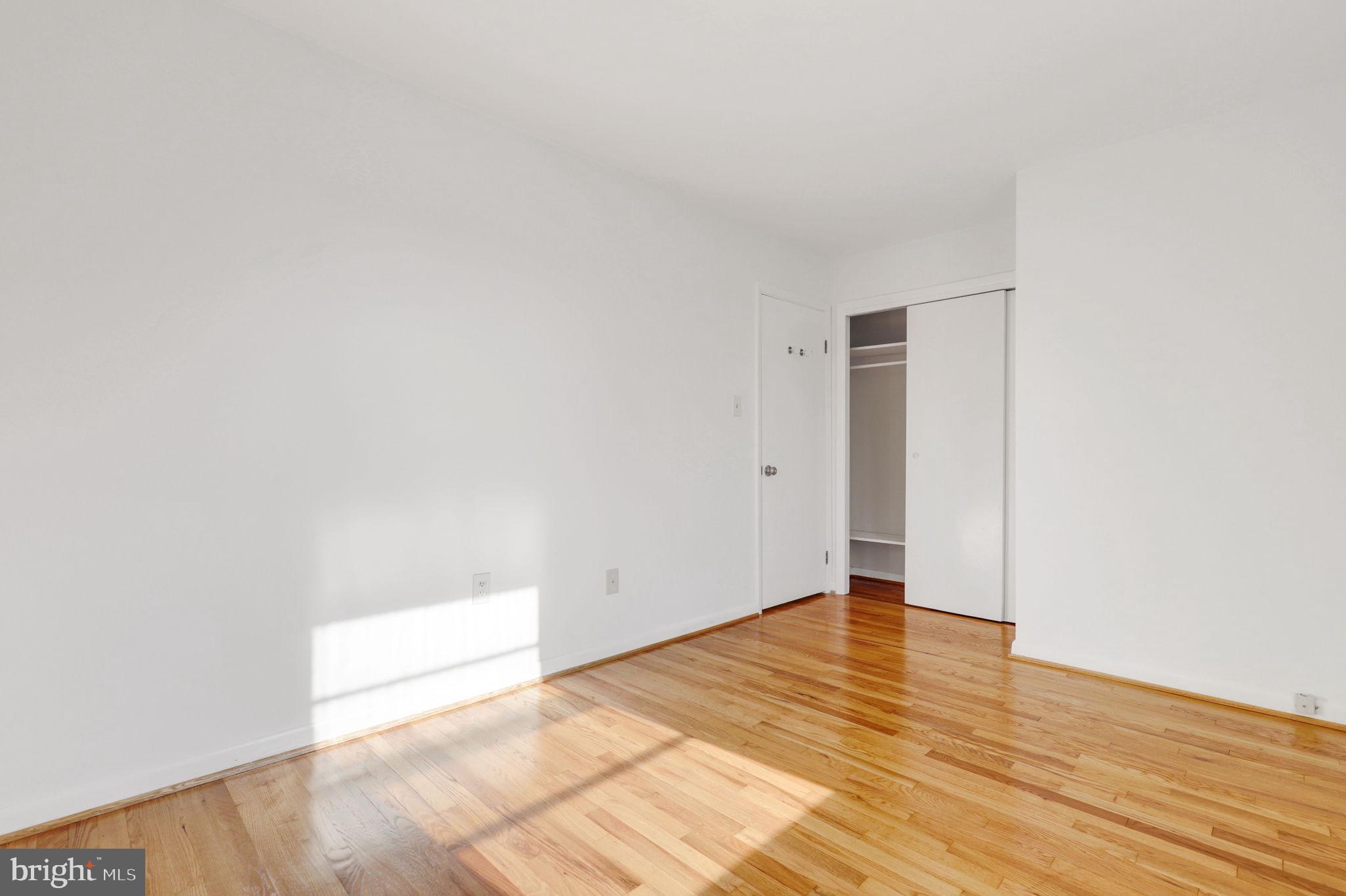 WHEATON WOODS - Residential