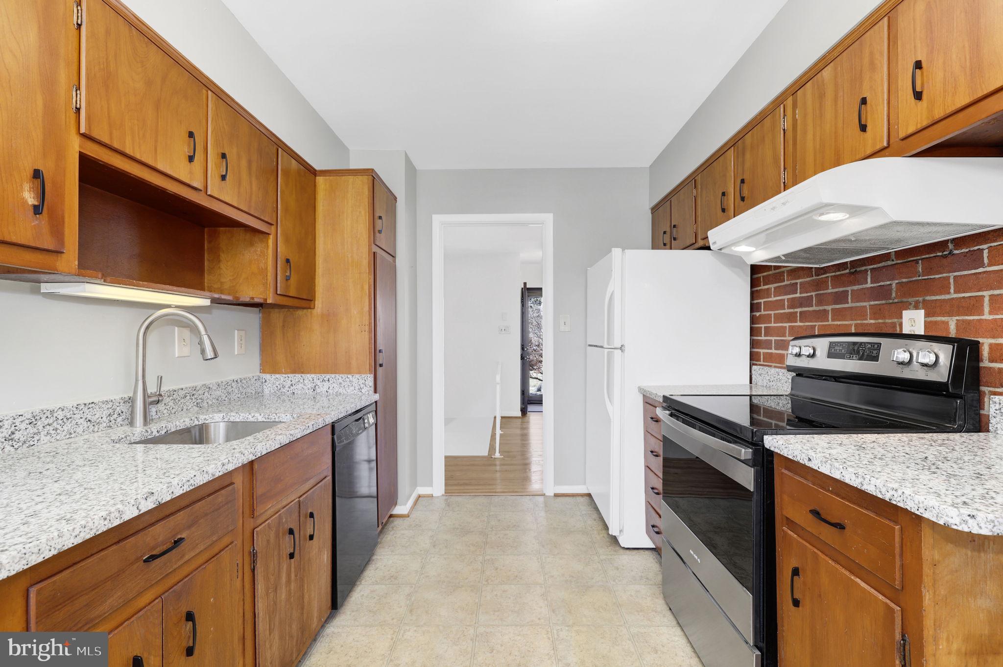 WHEATON WOODS - Residential