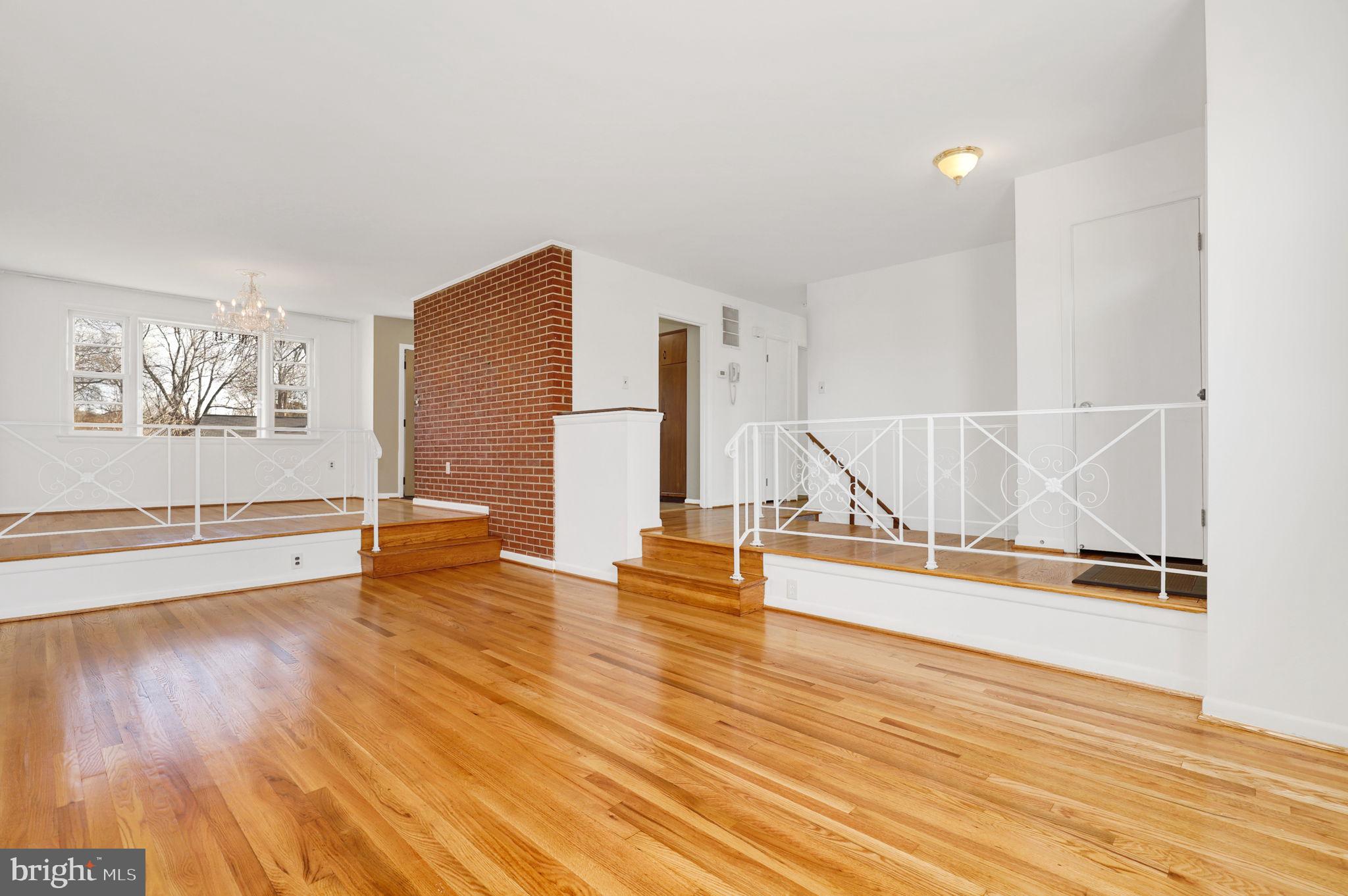 WHEATON WOODS - Residential