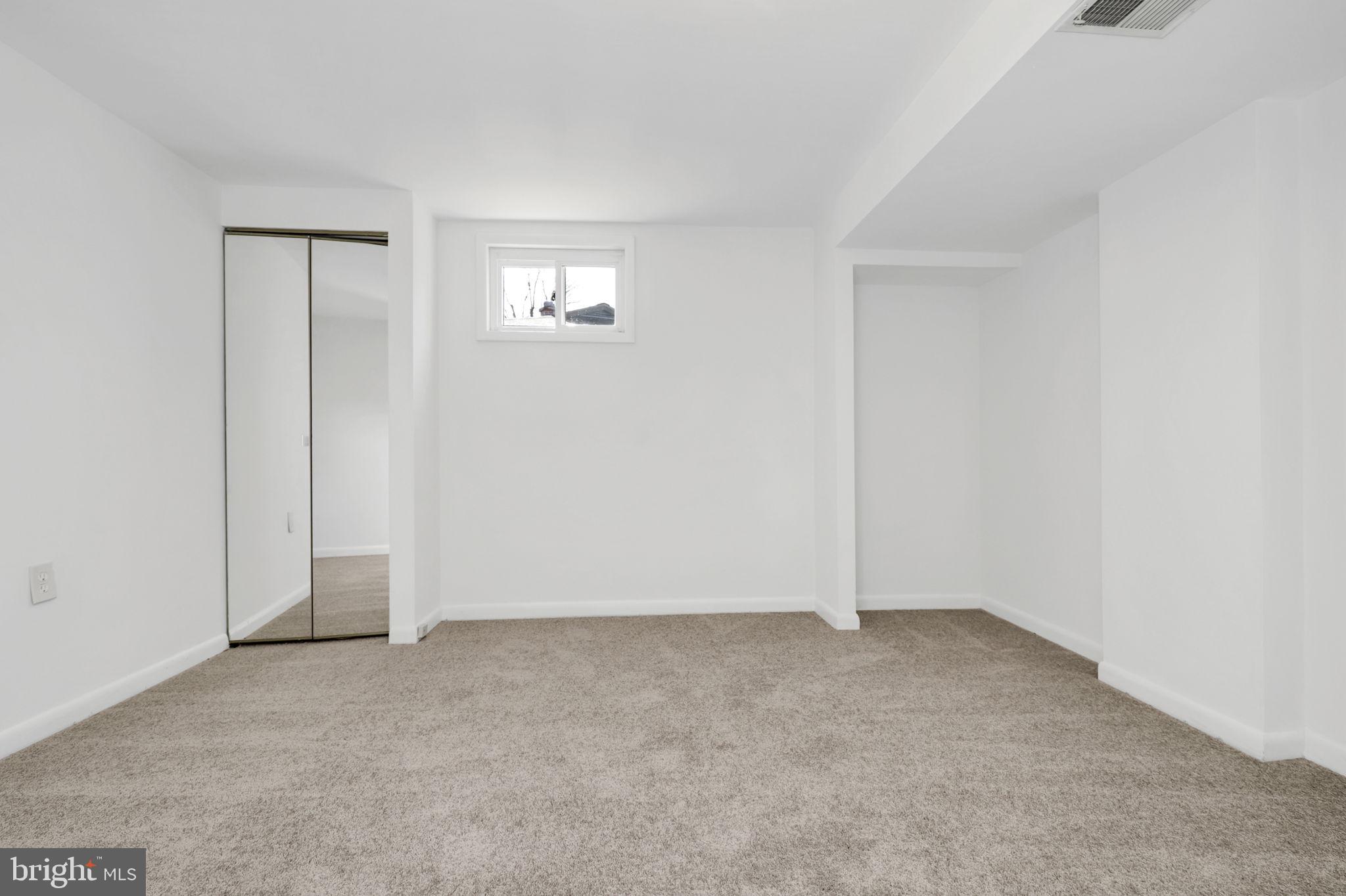 WHEATON WOODS - Residential