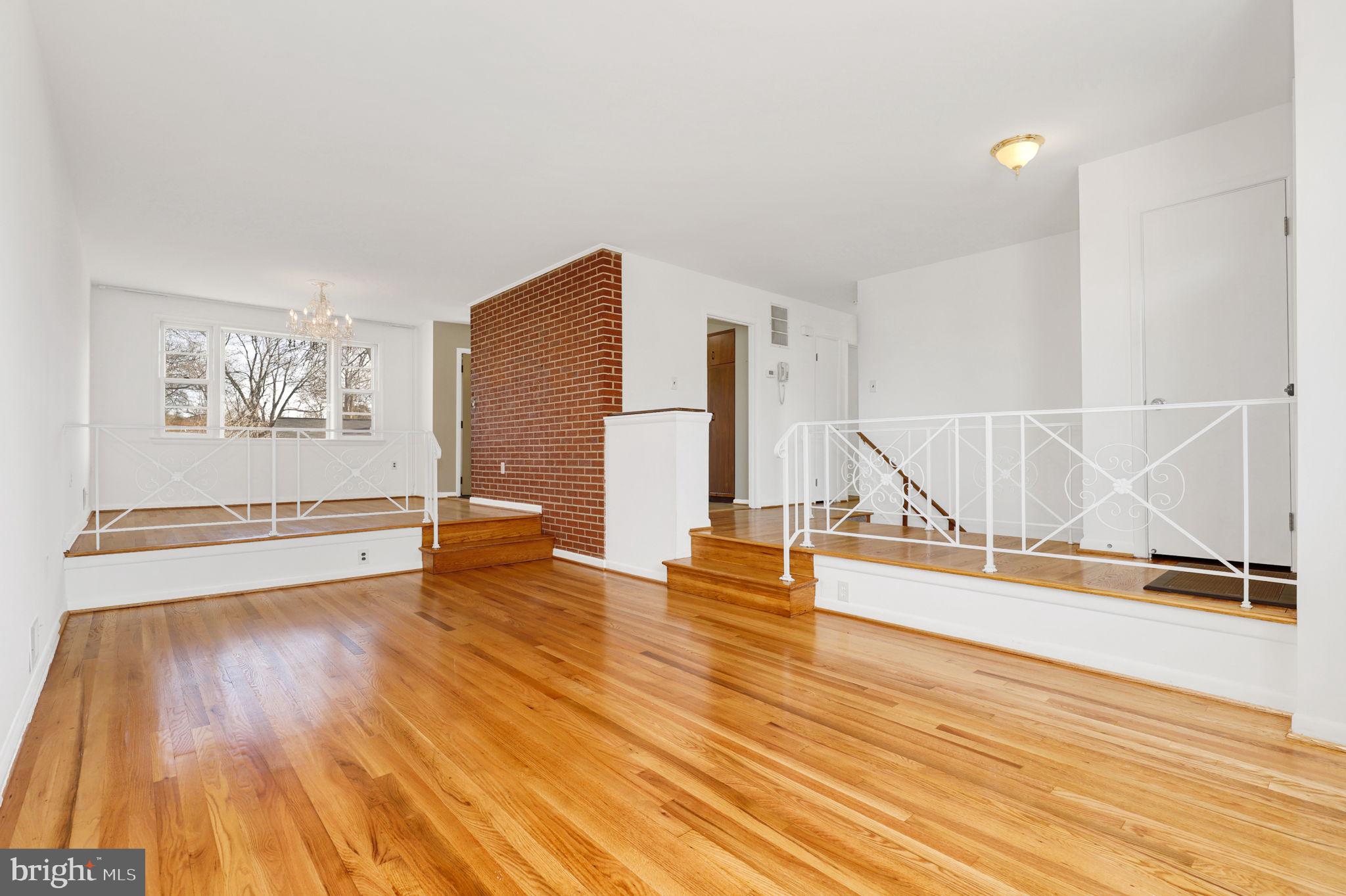 WHEATON WOODS - Residential