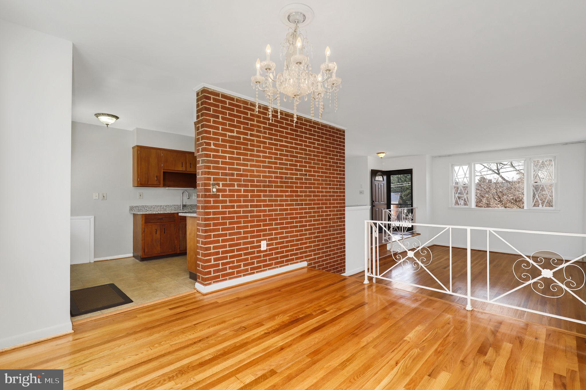 WHEATON WOODS - Residential