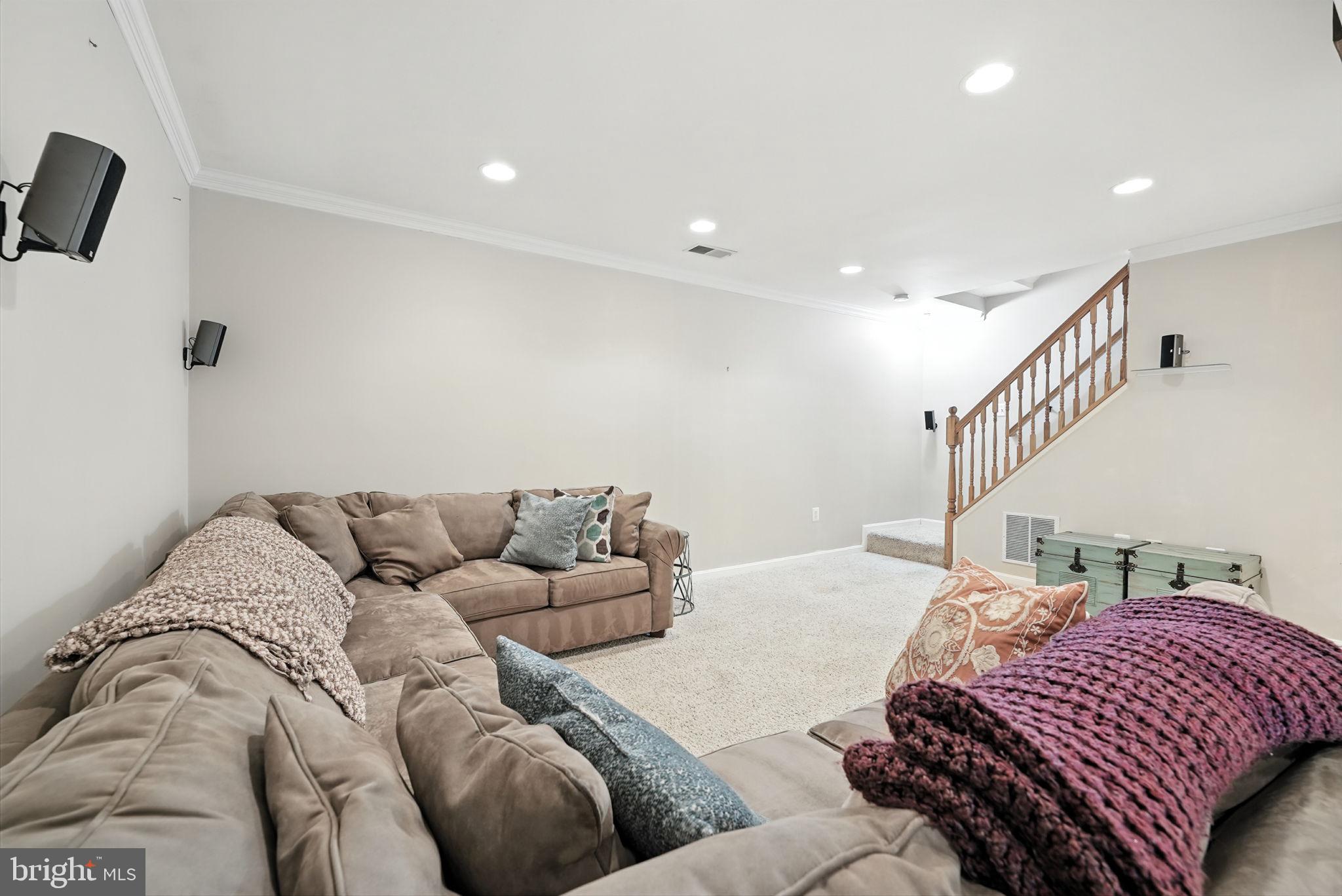 LAKE RIDGE - Residential