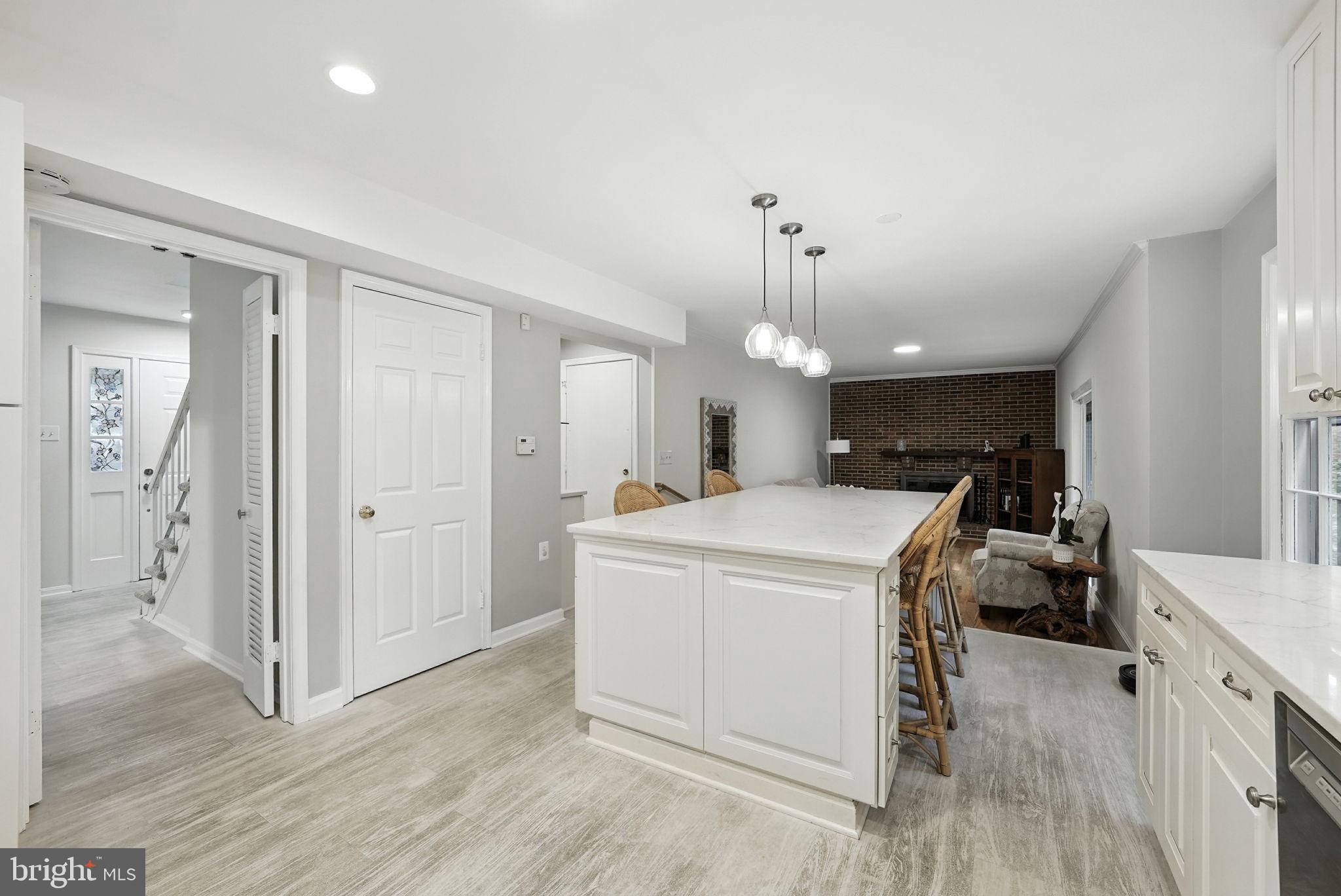 LAKE RIDGE - Residential