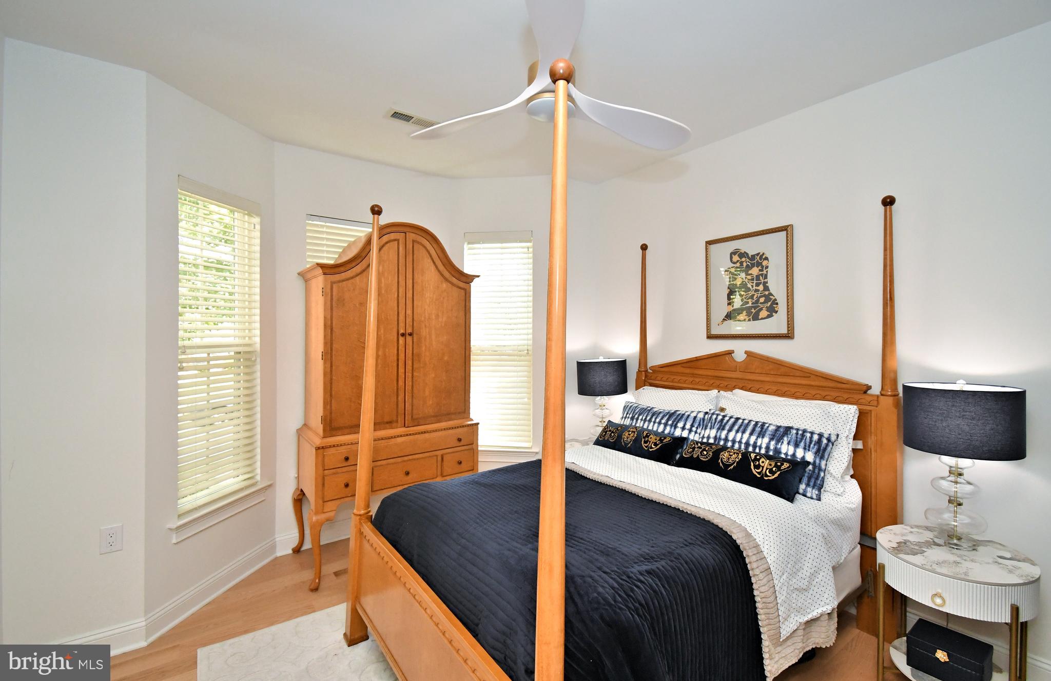 VILLAS OF NEWTOWN - Residential