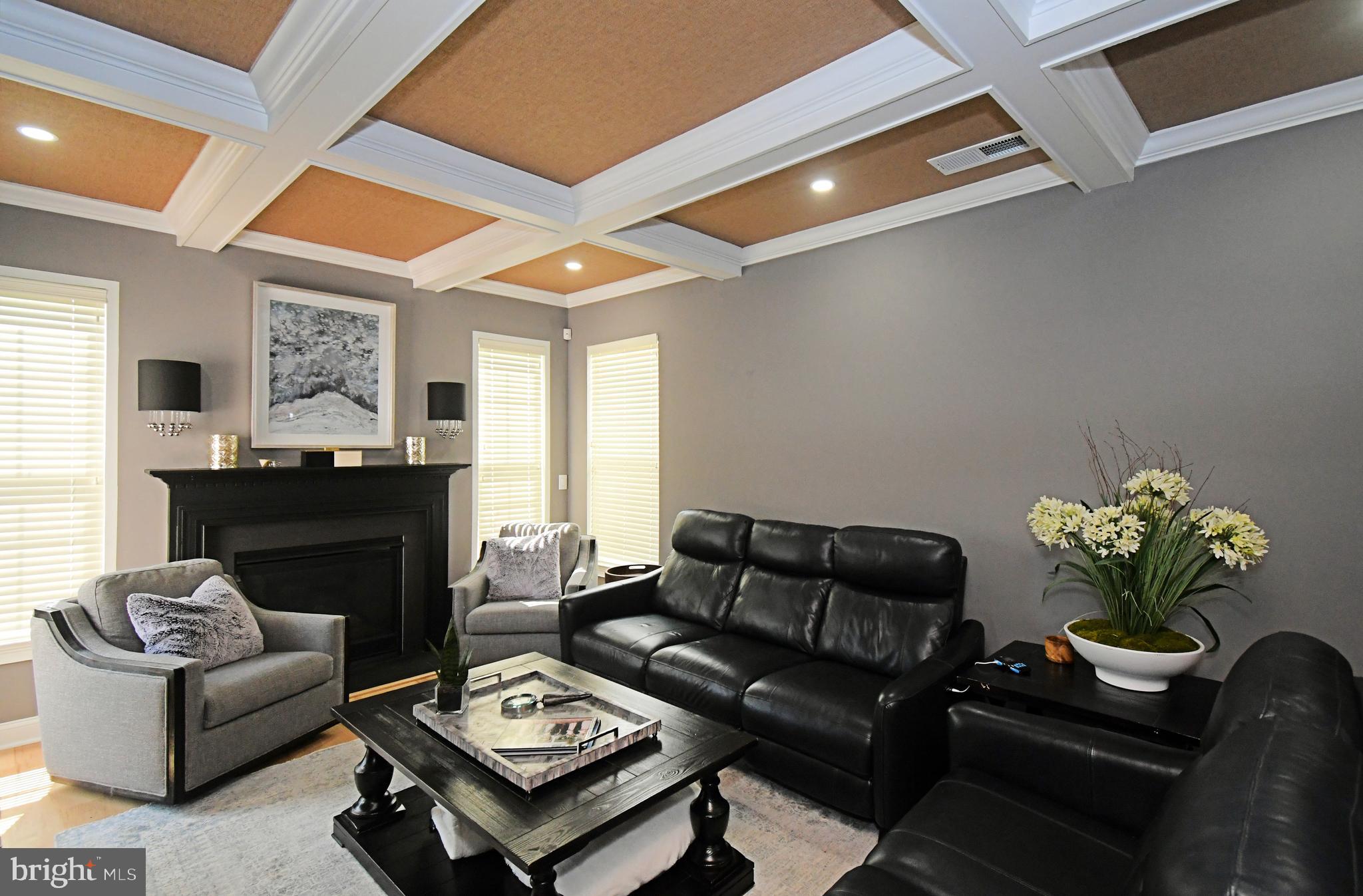 VILLAS OF NEWTOWN - Residential