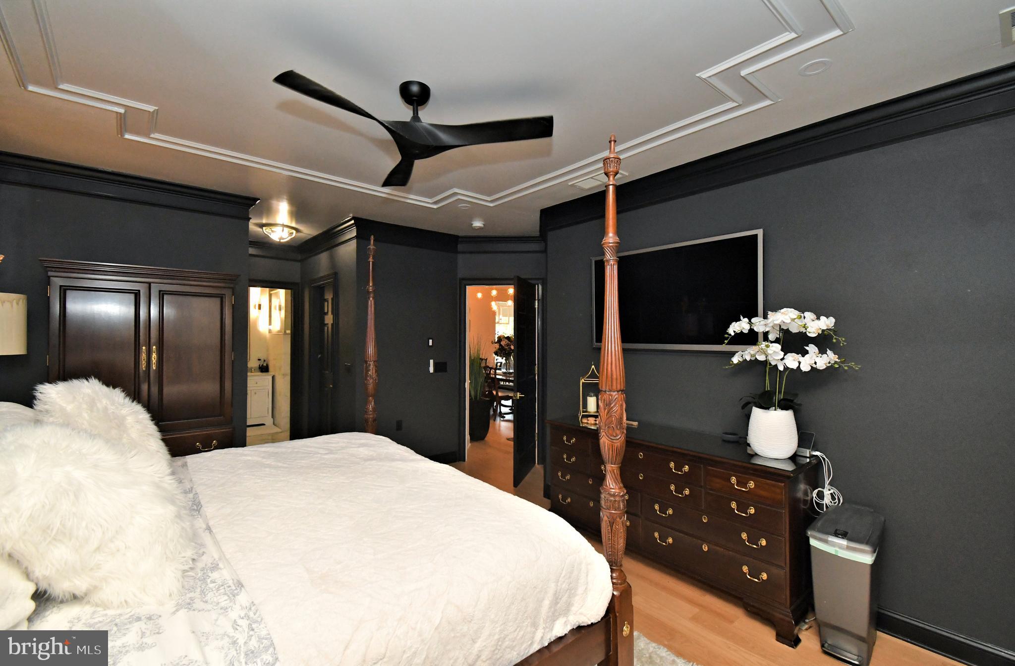 VILLAS OF NEWTOWN - Residential