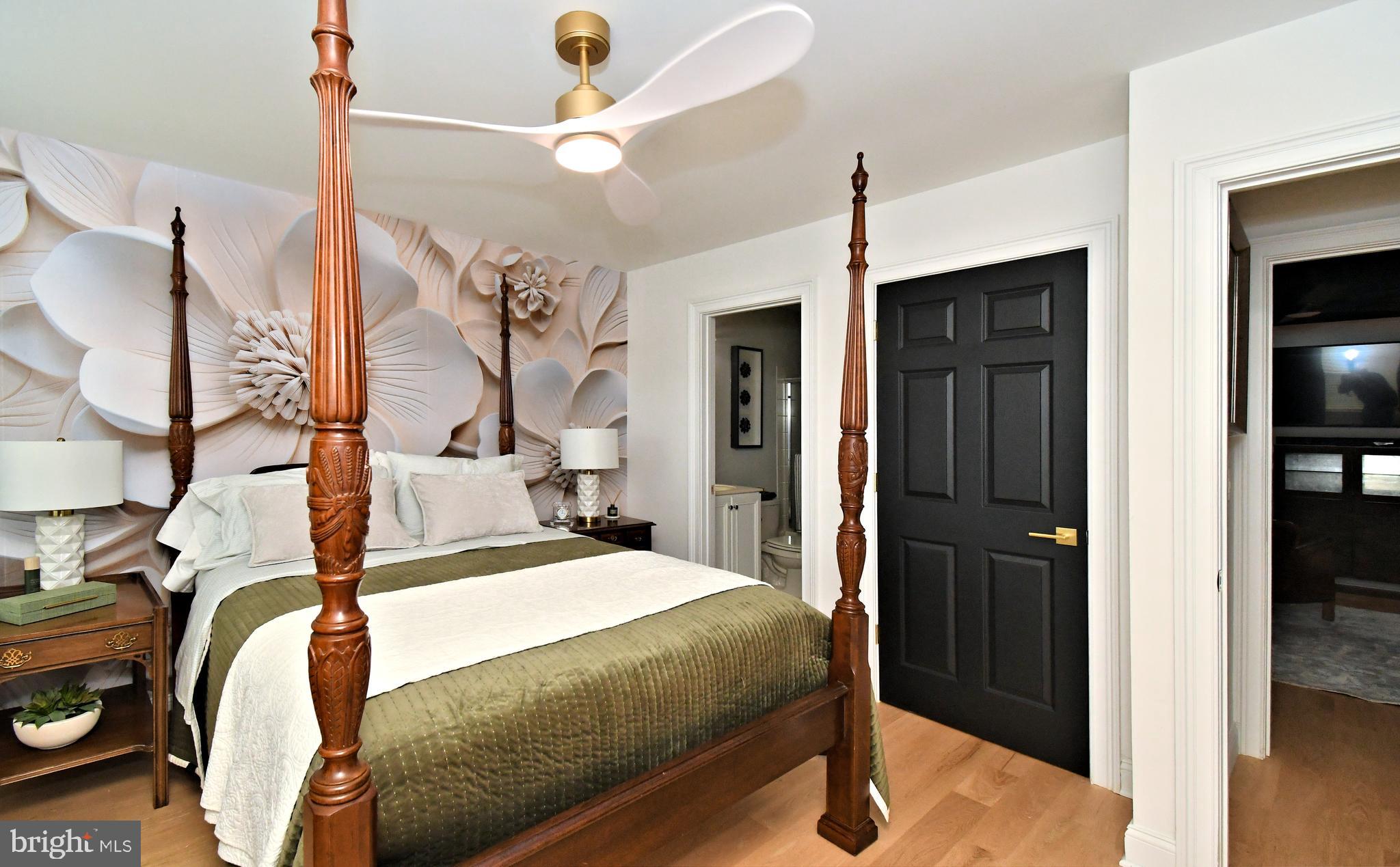 VILLAS OF NEWTOWN - Residential