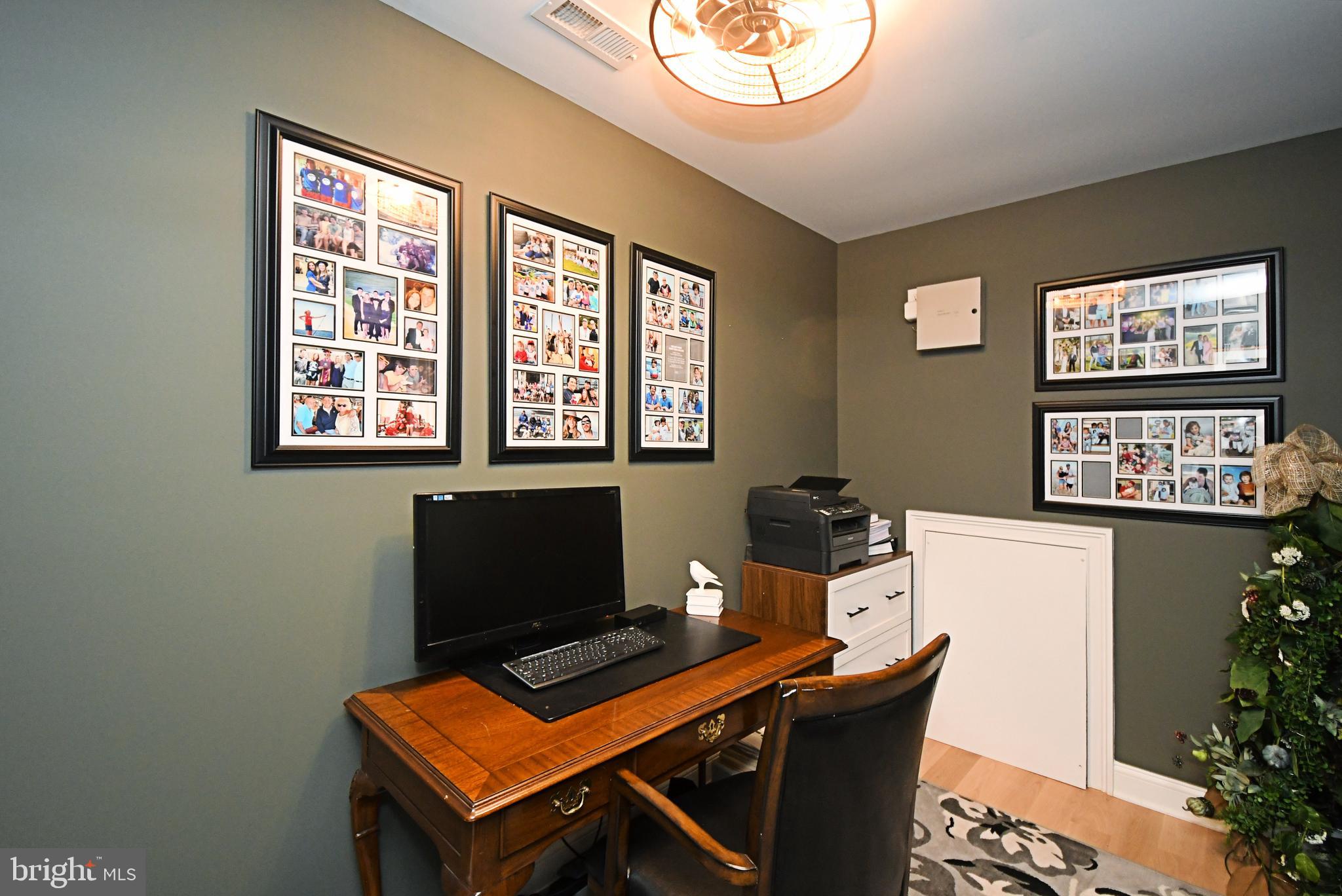 VILLAS OF NEWTOWN - Residential