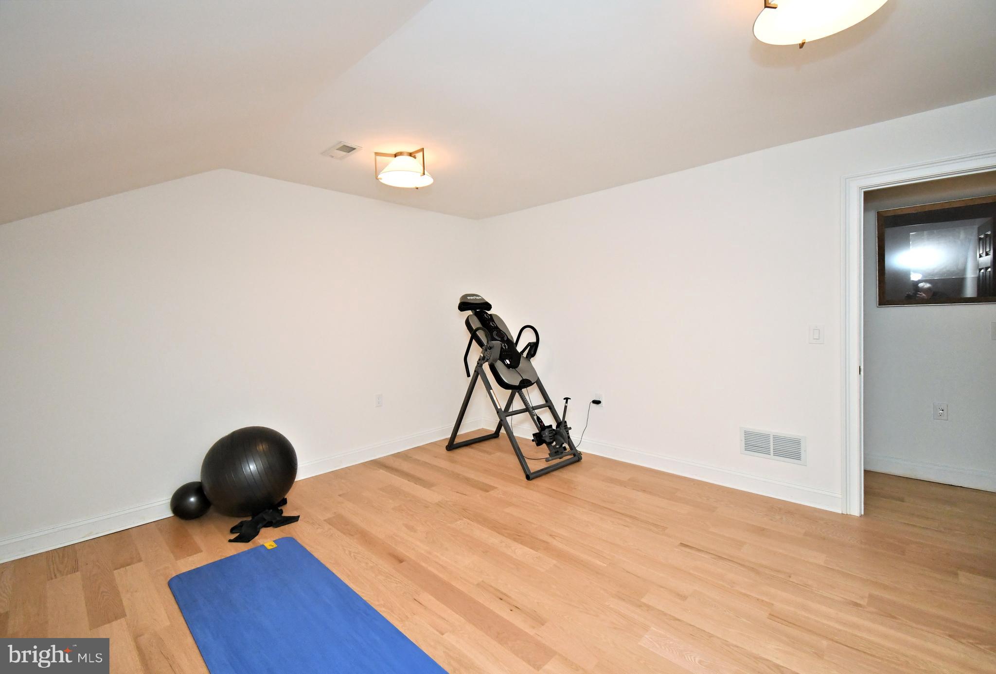 VILLAS OF NEWTOWN - Residential