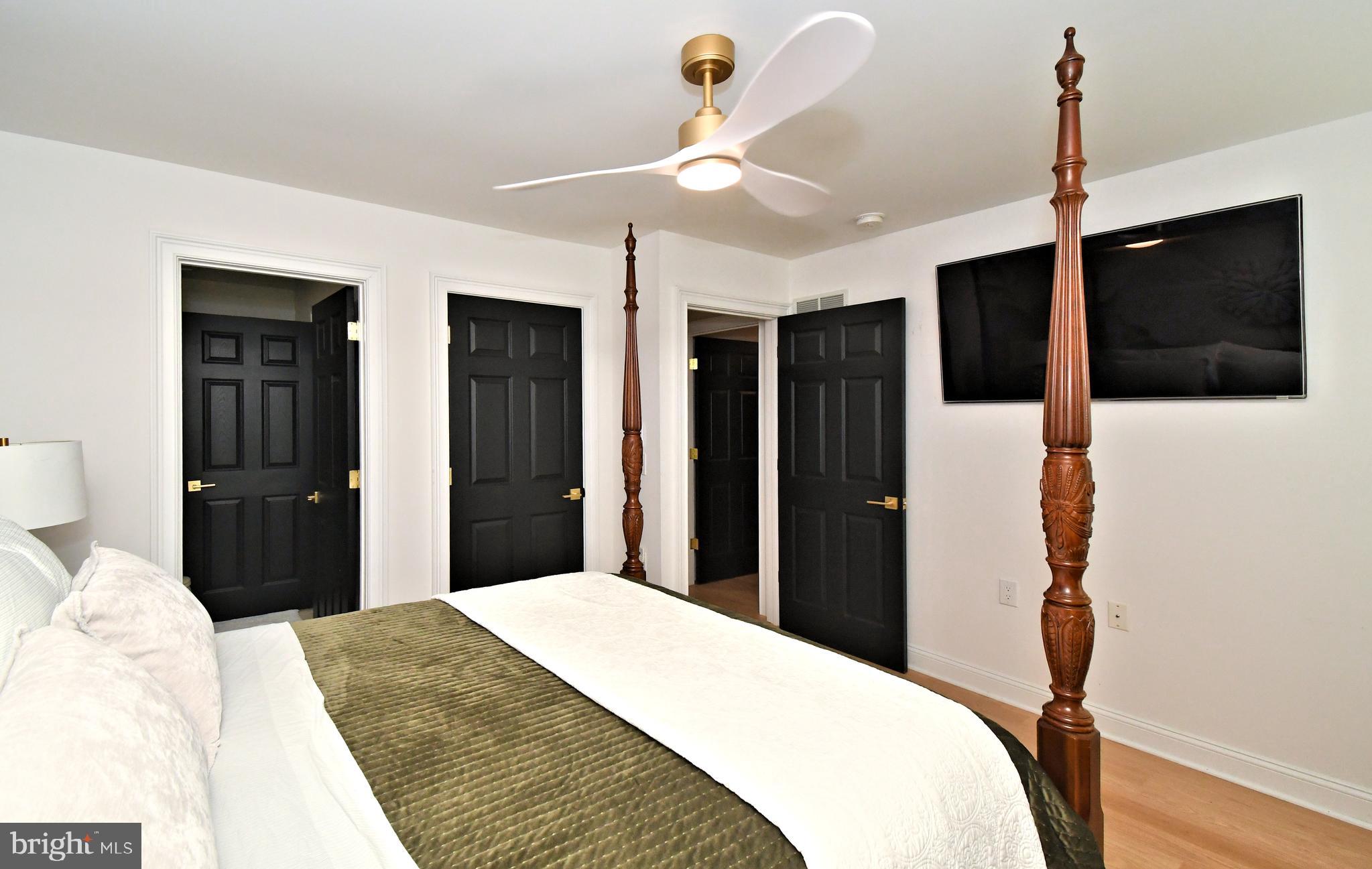 VILLAS OF NEWTOWN - Residential