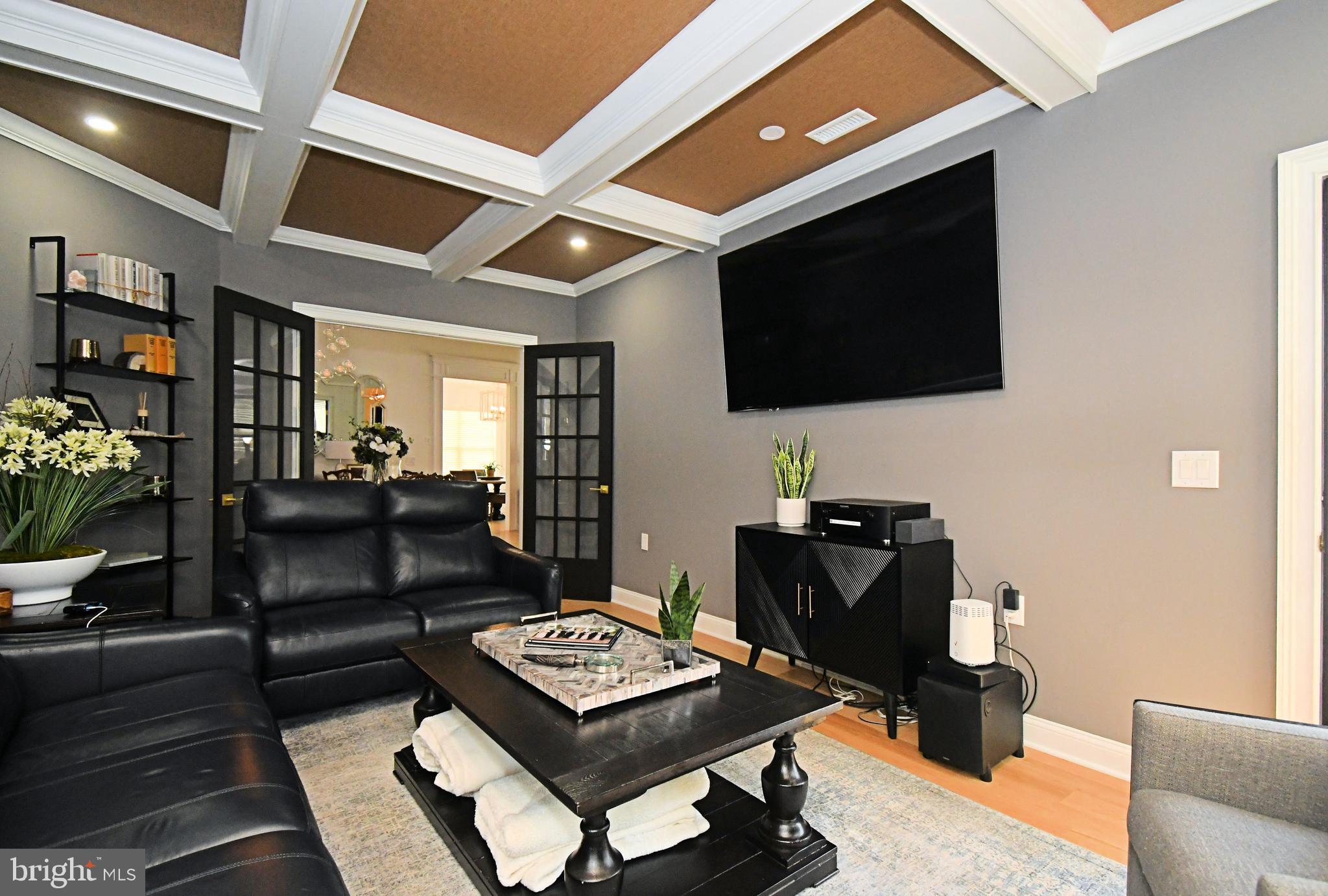 VILLAS OF NEWTOWN - Residential