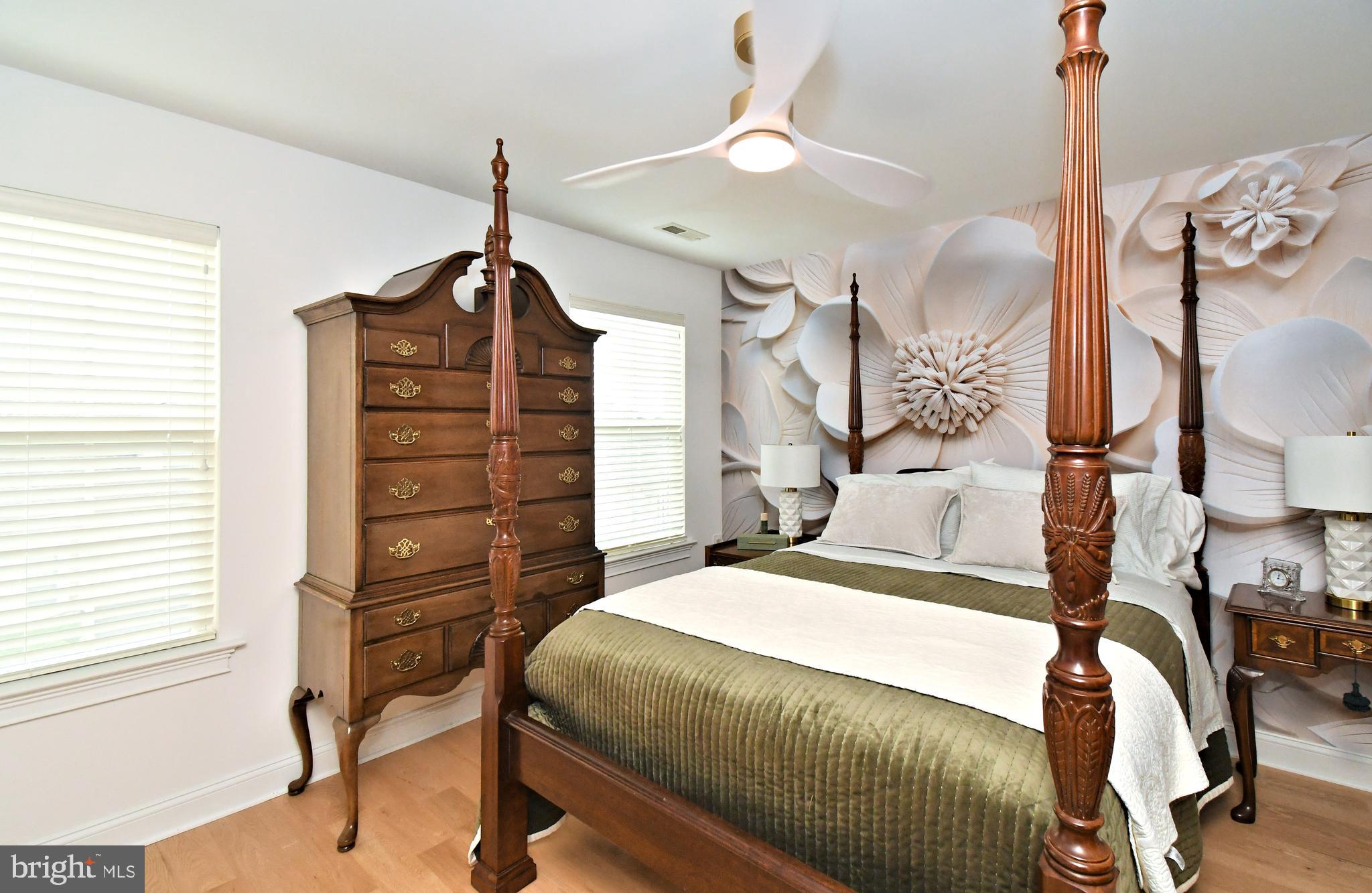 VILLAS OF NEWTOWN - Residential